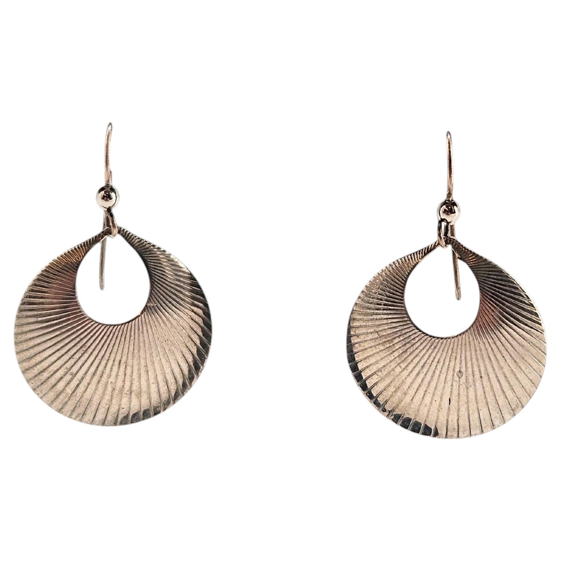 Vintage Textured Oval Silvertone Earrings For Sale