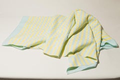 Nappe vintage tissée dans la région de Sárköz, Hongrie, milieu du 20e siècle