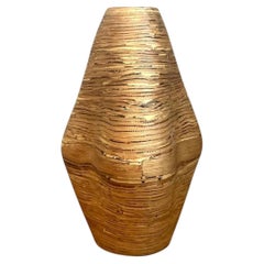 Vase décoratif vintage en bois texturé