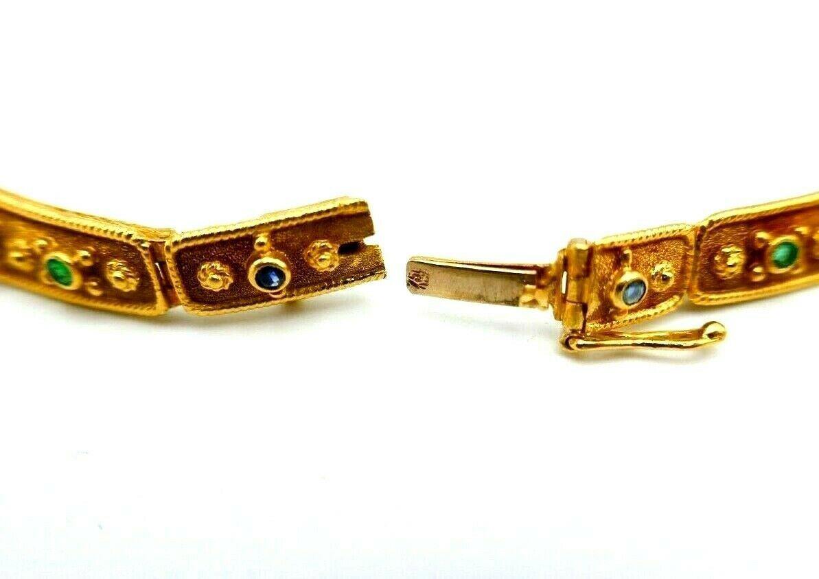 Collier vintage en or jaune texturé et pierres précieuses avec collier en vente 1
