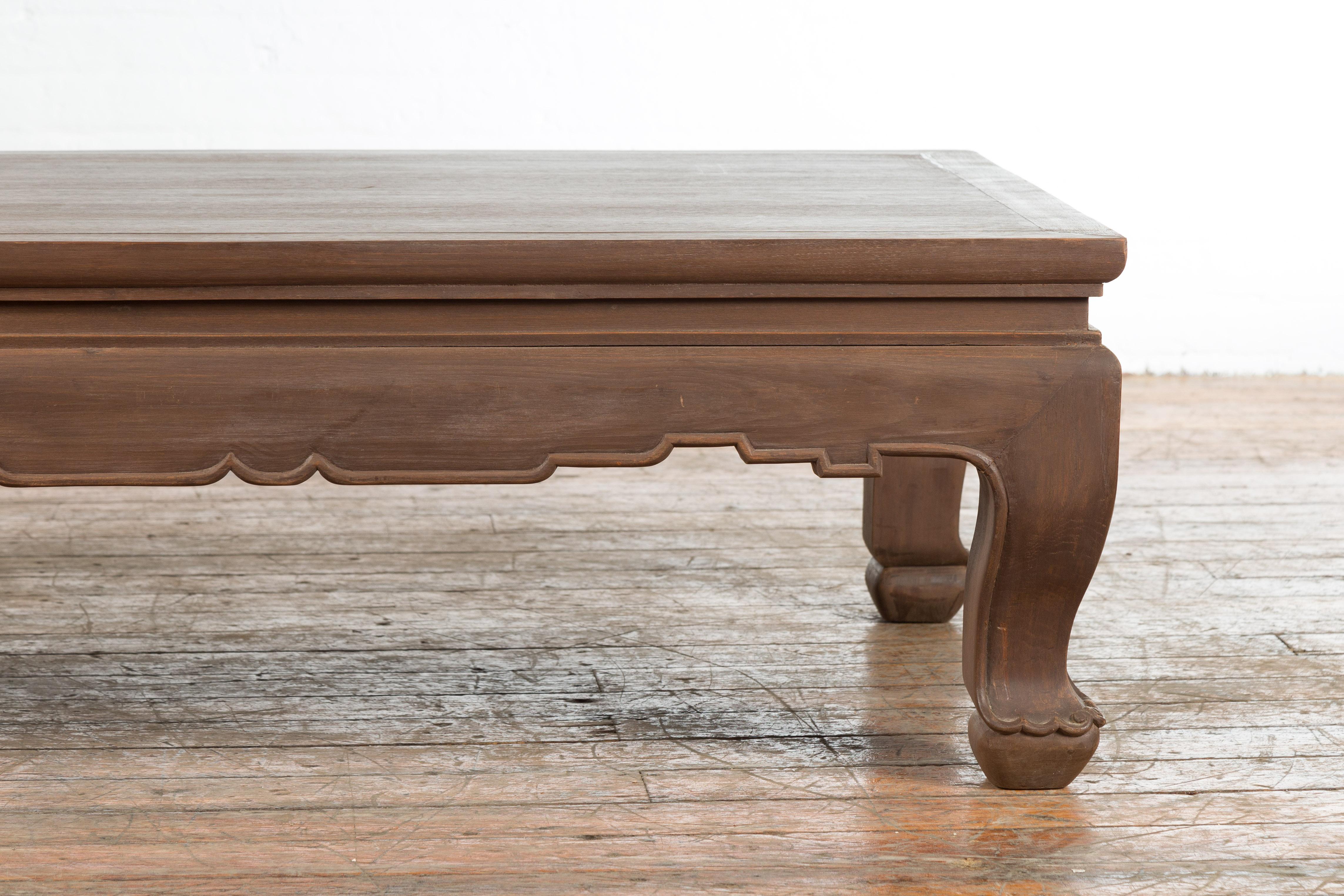Vintage Thai Chow Legs Coffee Table with Carved Apron and Brown Patina In Good Condition For Sale In Yonkers, NY