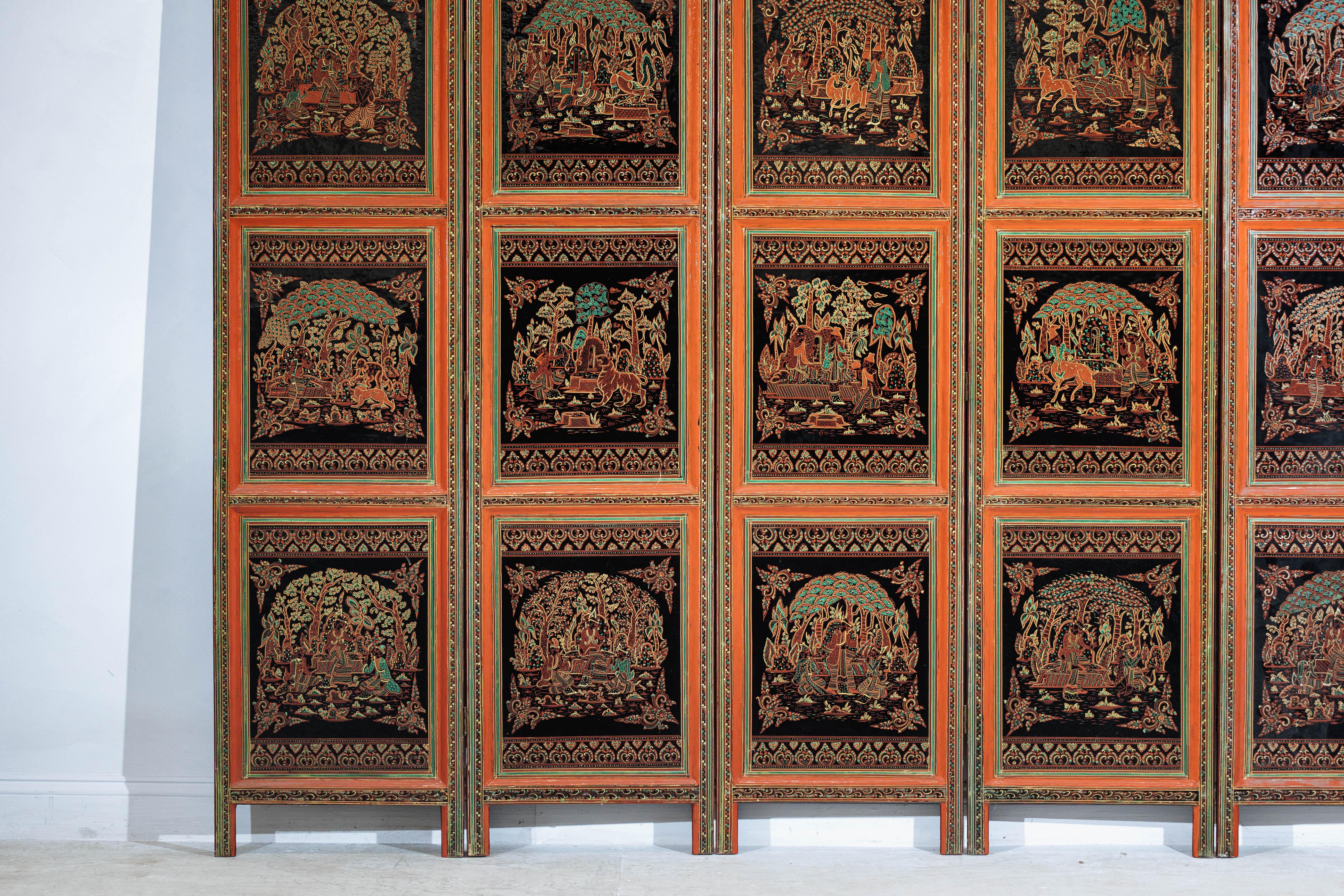 Carved Vintage Thai Five-Panel Lacquered Screen with Gilt Figural and Animal Scenes For Sale