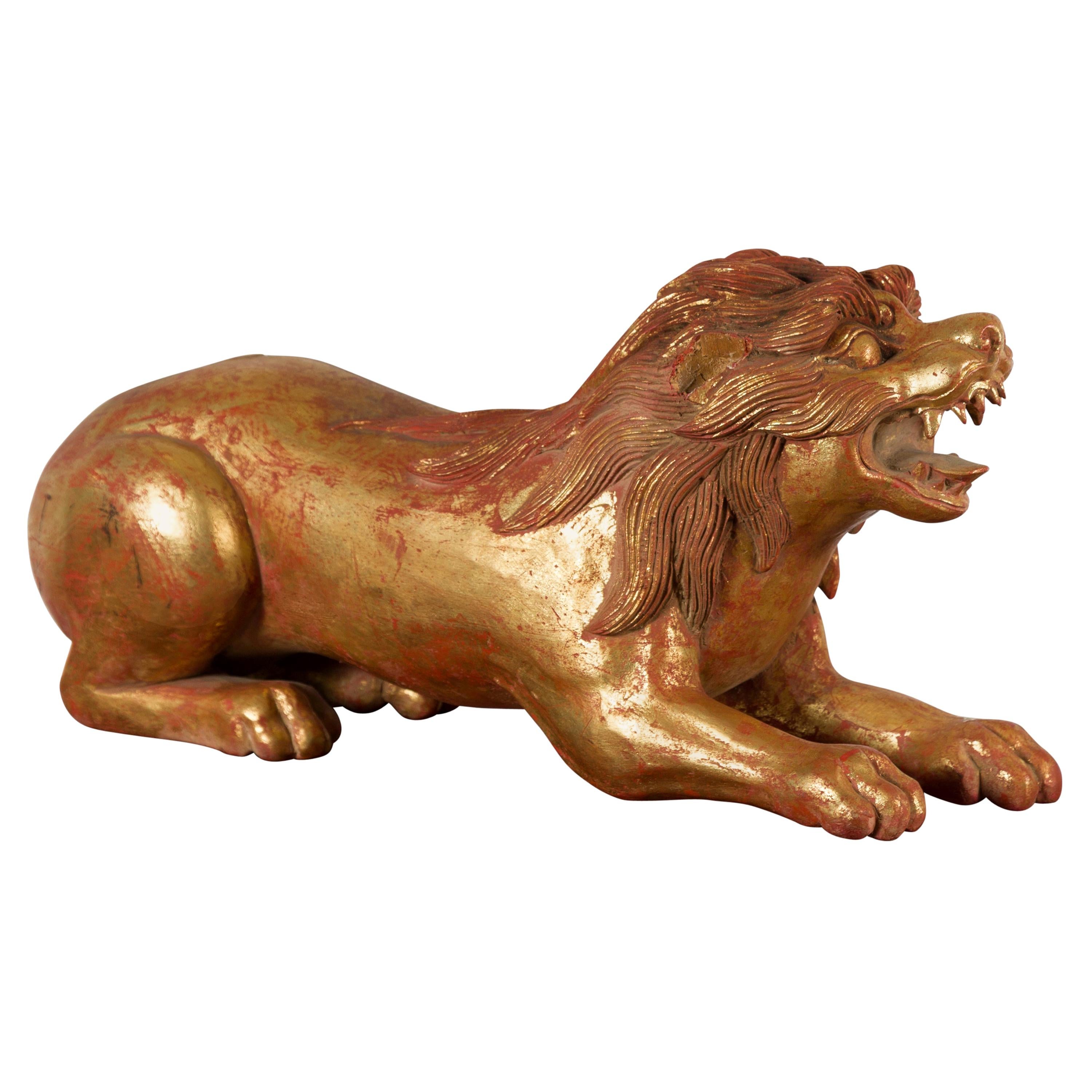 Création mythique thaïlandaise vintage en bois doré et sculpté avec sous-ton rouge