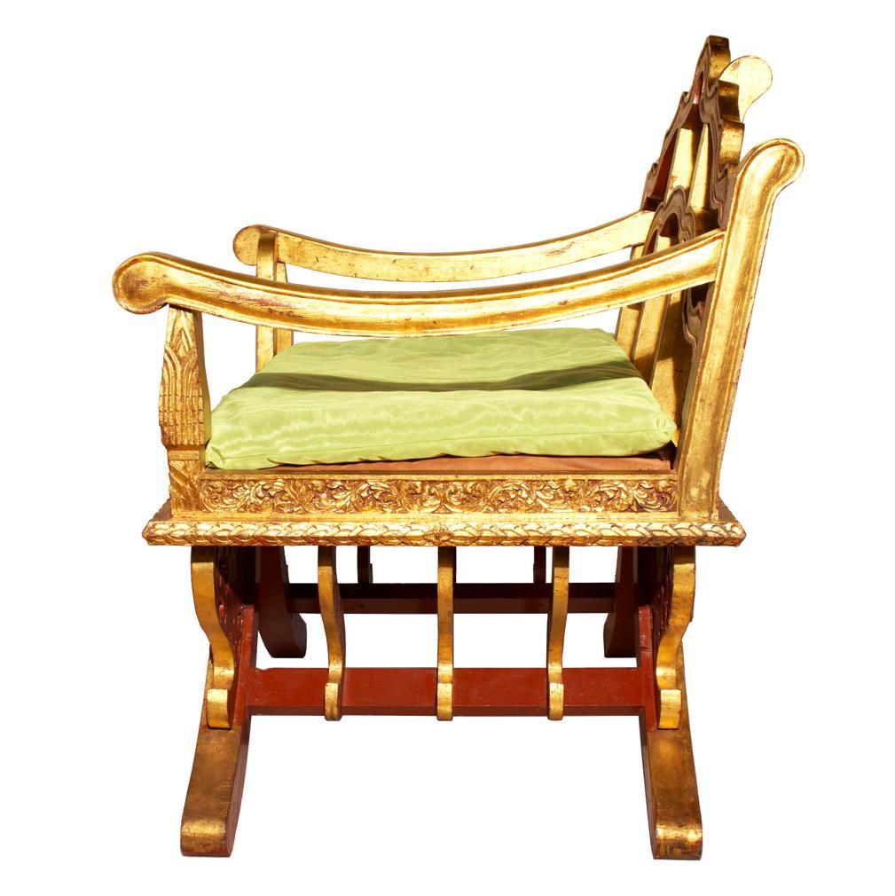 Laqué Chaise de méditation thaïlandaise vintage de style Howdah en vente