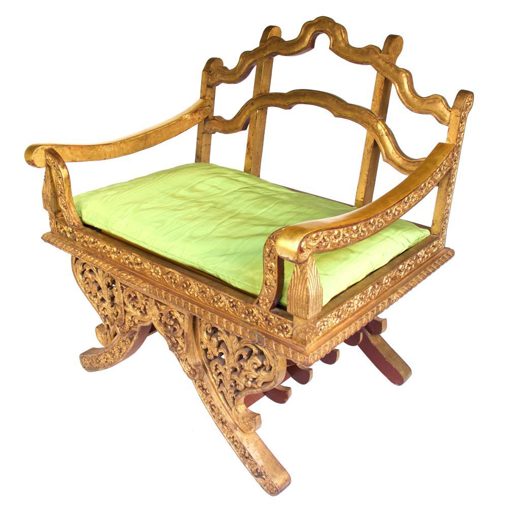 20th Century Vintage Thai Howdah-style Meditation Chair For Sale
