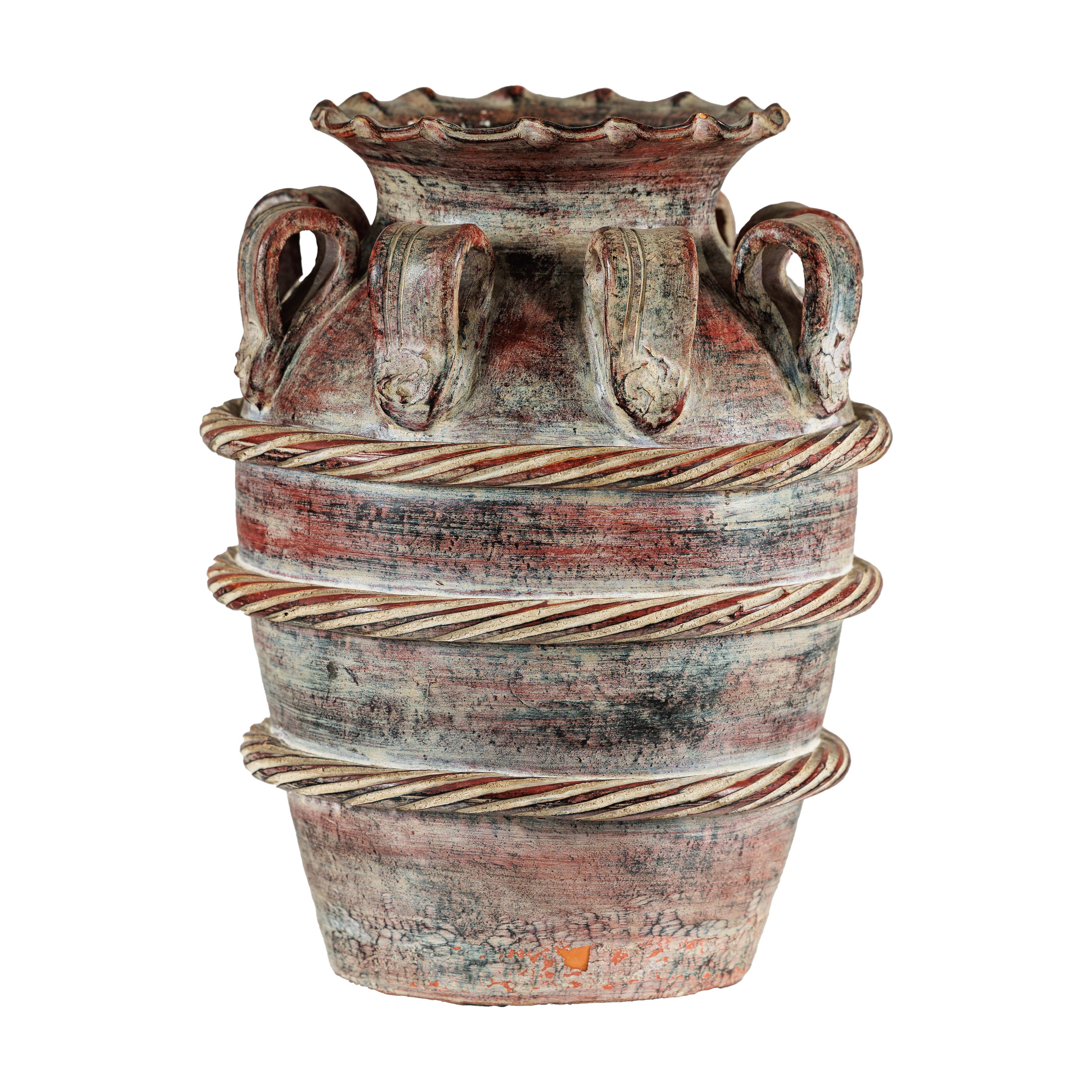 Vaso d'acqua thailandese d'epoca con decorazione a corde, bordo smerlato e manici Looping in vendita 8