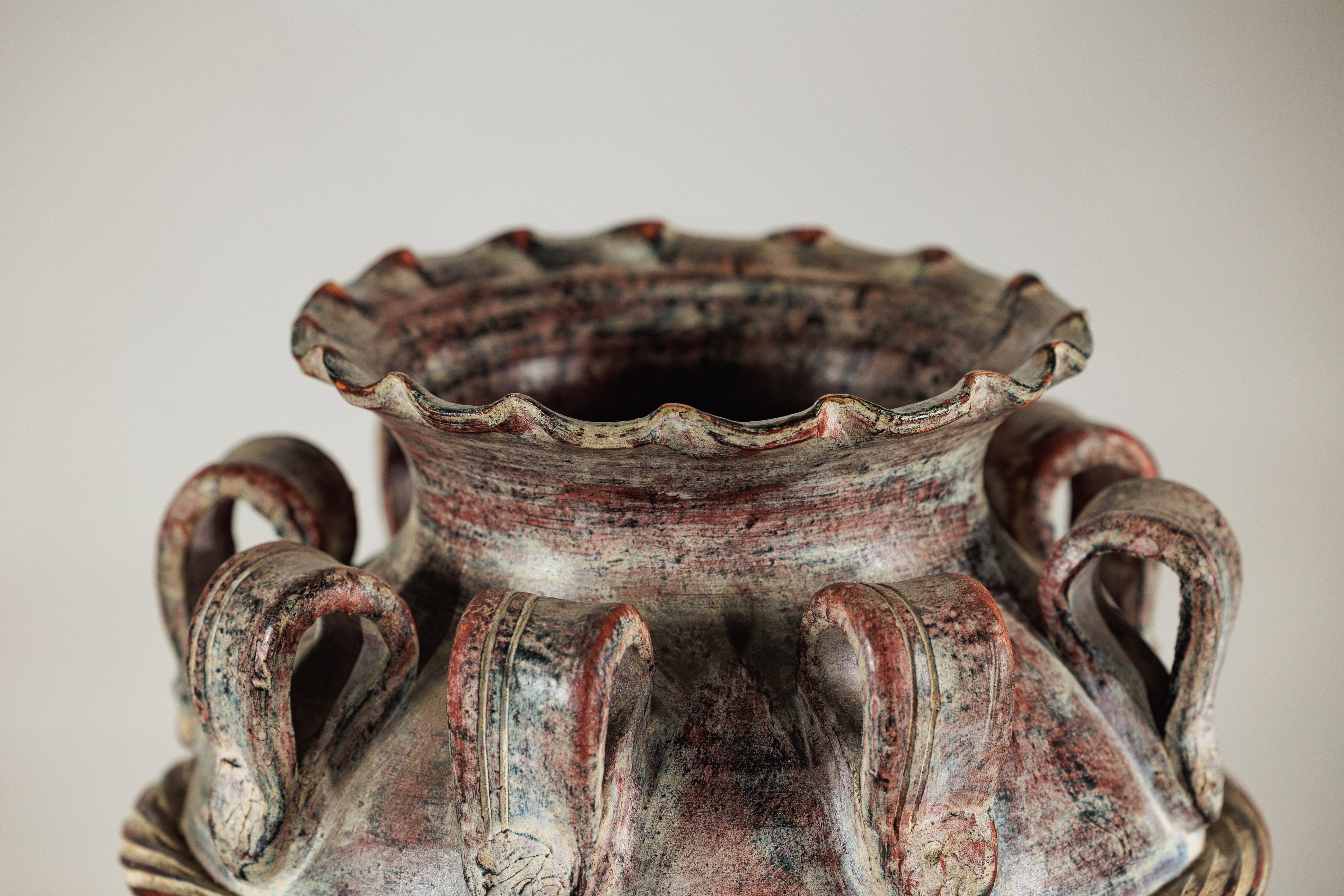 Vaso d'acqua thailandese d'epoca con decorazione a corde, bordo smerlato e manici Looping In condizioni buone in vendita a Yonkers, NY