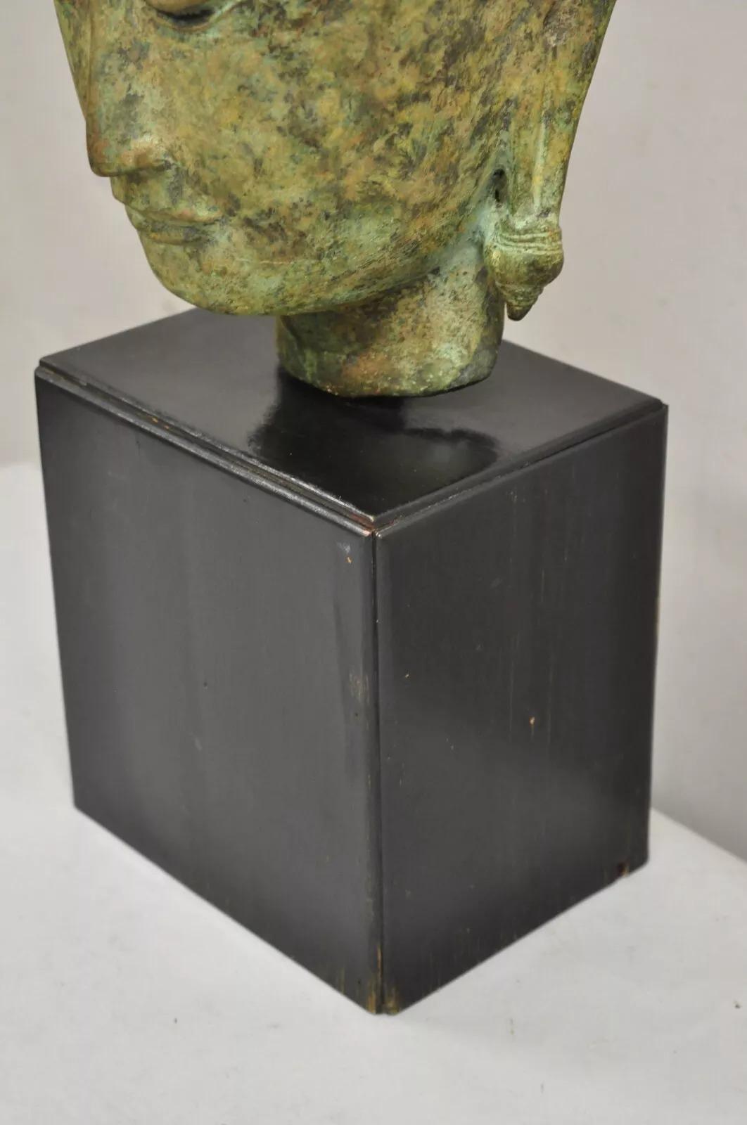 Vintage Thanh Le Vietnam Verdigris Bronze Siamese Buddha Bust Head Table Lamp In Good Condition For Sale In Philadelphia, PA