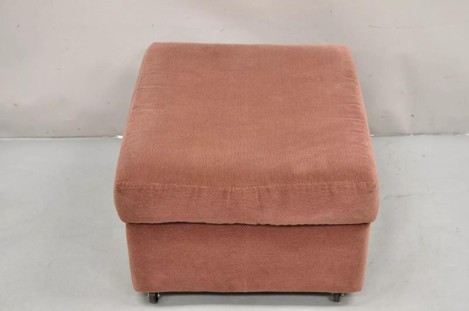 Thayer Coggin Modern imbottito su ruote color malva, d'epoca in vendita 3