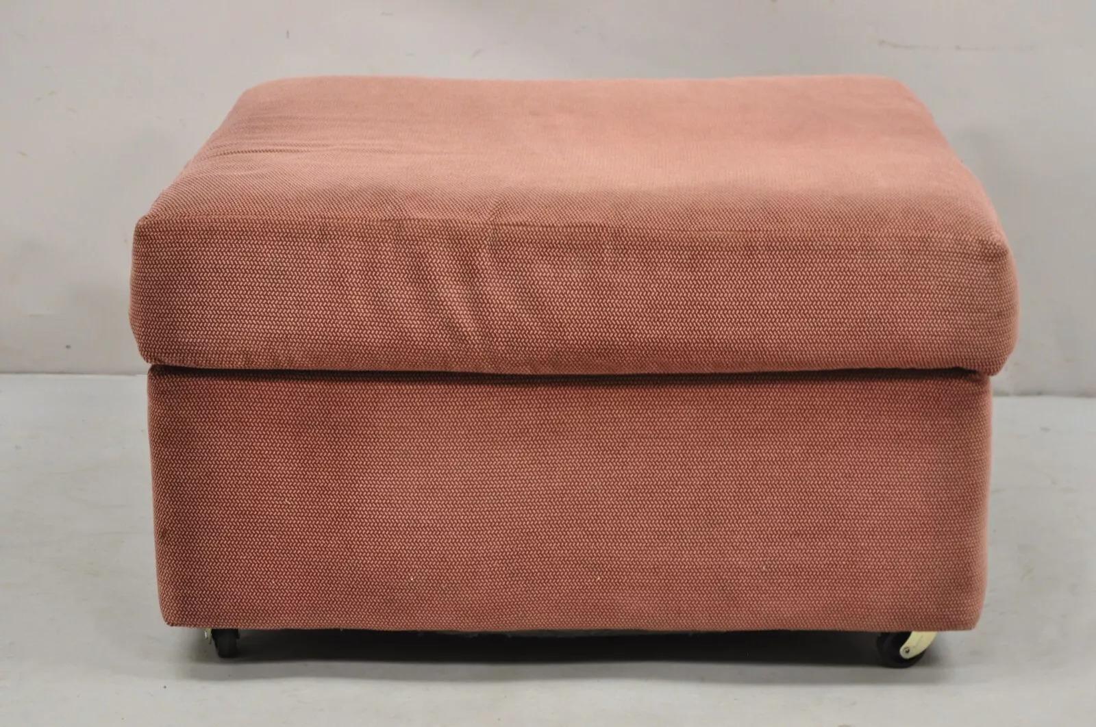 Sconosciuto Thayer Coggin Modern imbottito su ruote color malva, d'epoca in vendita