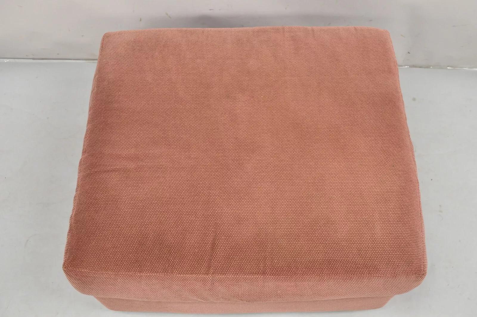 Thayer Coggin Modern imbottito su ruote color malva, d'epoca In condizioni buone in vendita a Philadelphia, PA