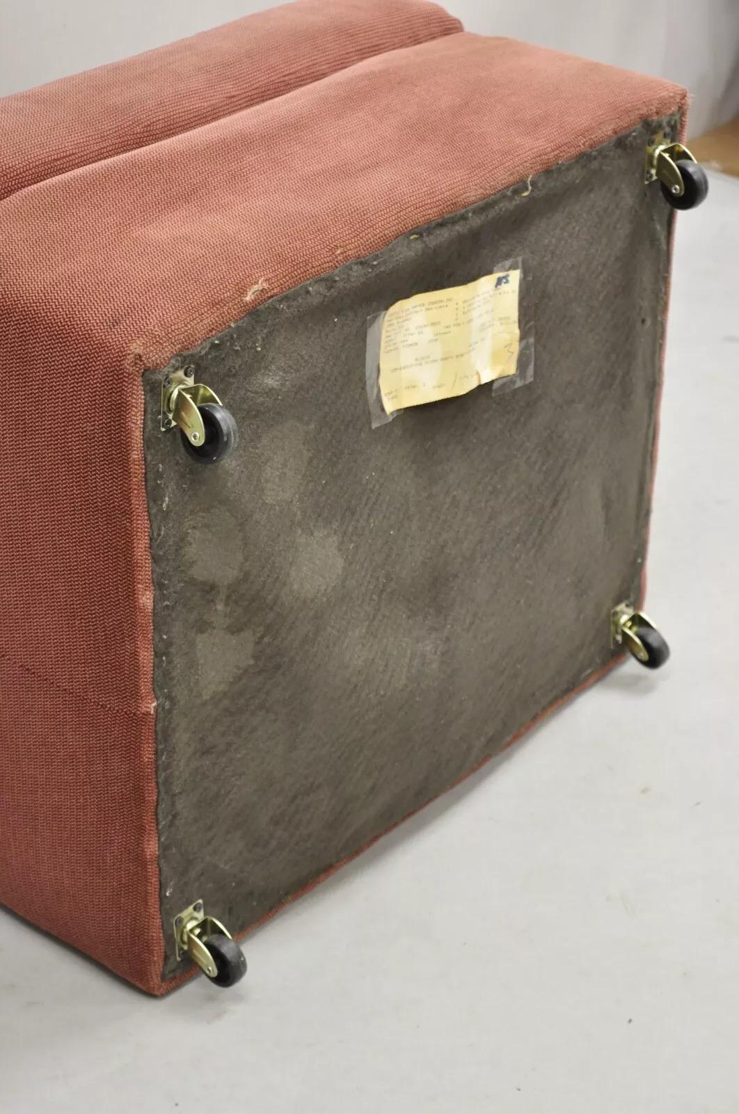 Thayer Coggin Modern imbottito su ruote color malva, d'epoca in vendita 2