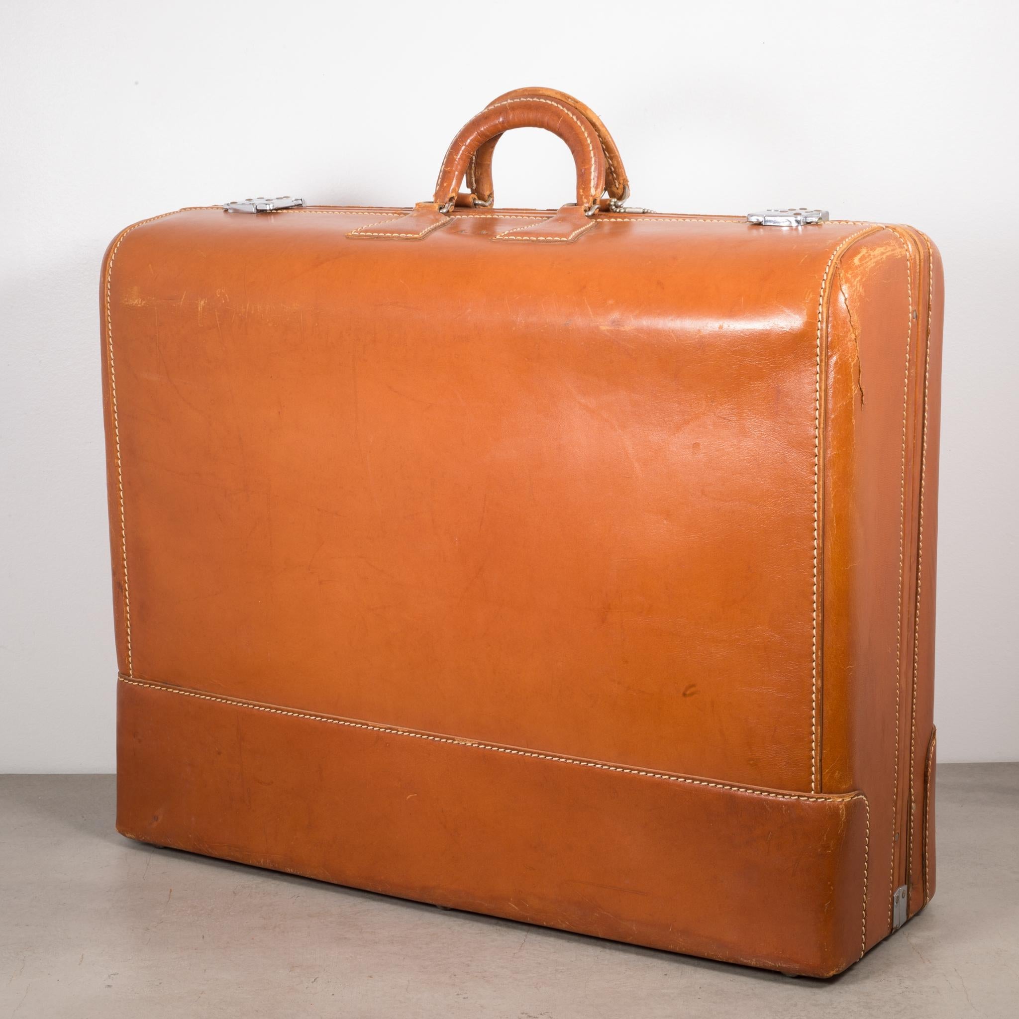 About

This vintage luggage named 