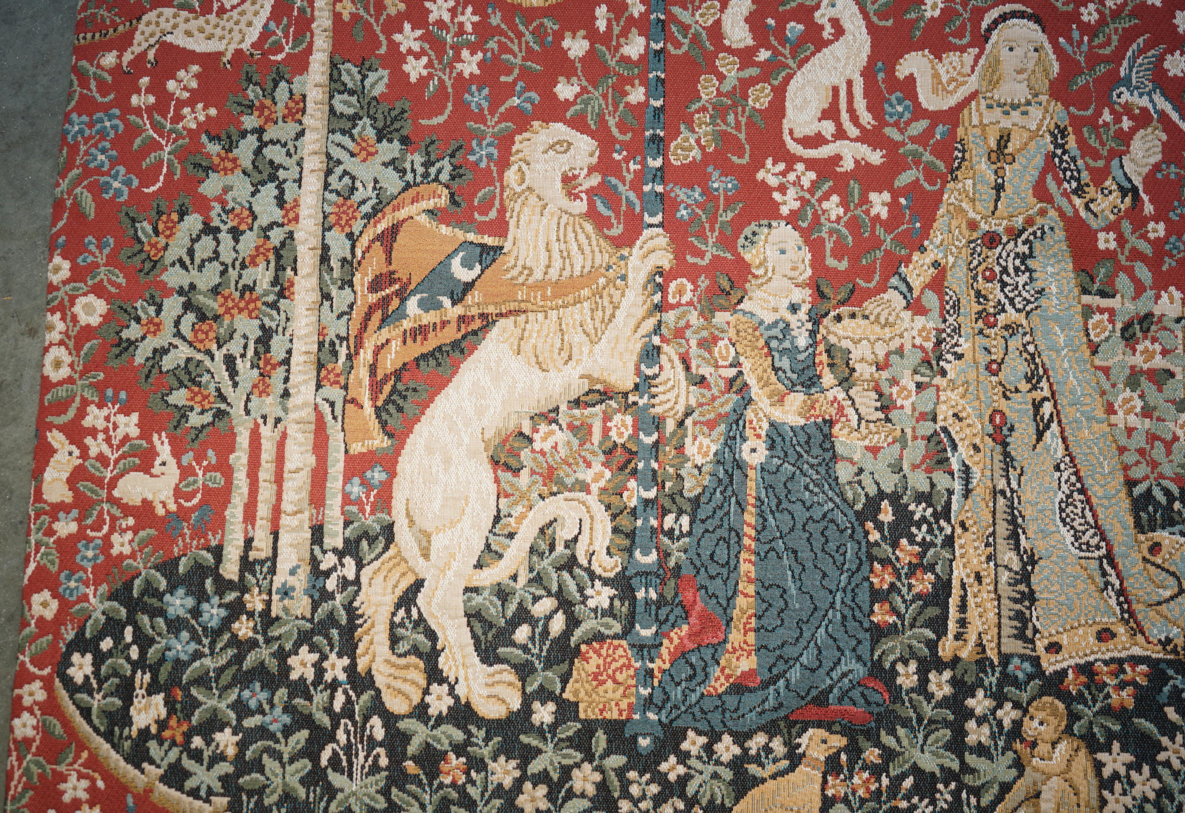 ViNTAGE LA DAMA Y EL UNICORNIO GRANDES COLGANTES DE PARED TAPIZ TEJIDO 128CM X 166CM en Bueno Estado en West Sussex, Pulborough