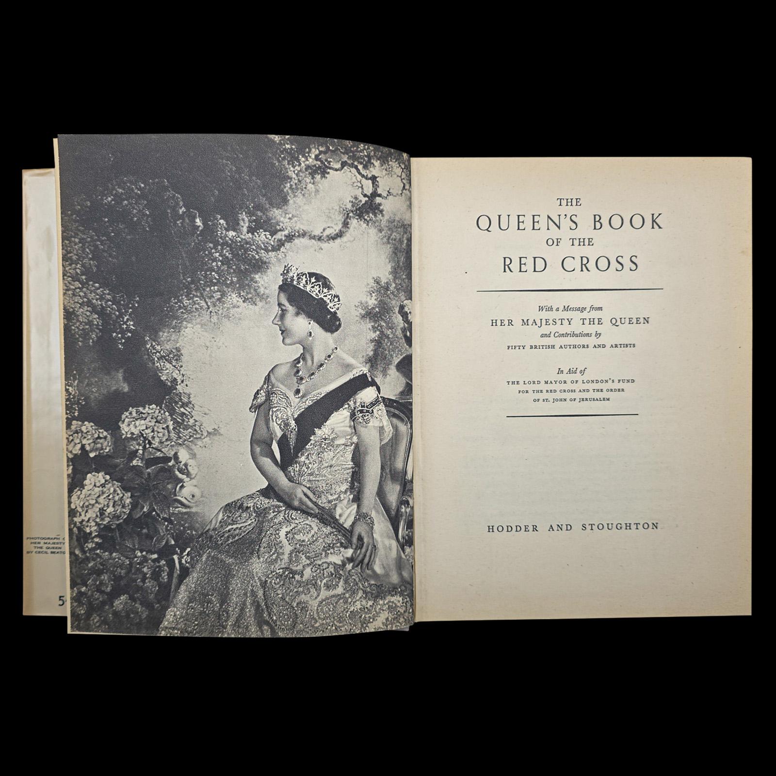 Vintage, The Queen's Book of the Red Cross, Königliche Geschichte, Erstausgabe, Zweiter Weltkrieg (Moderne der Mitte des Jahrhunderts) im Angebot