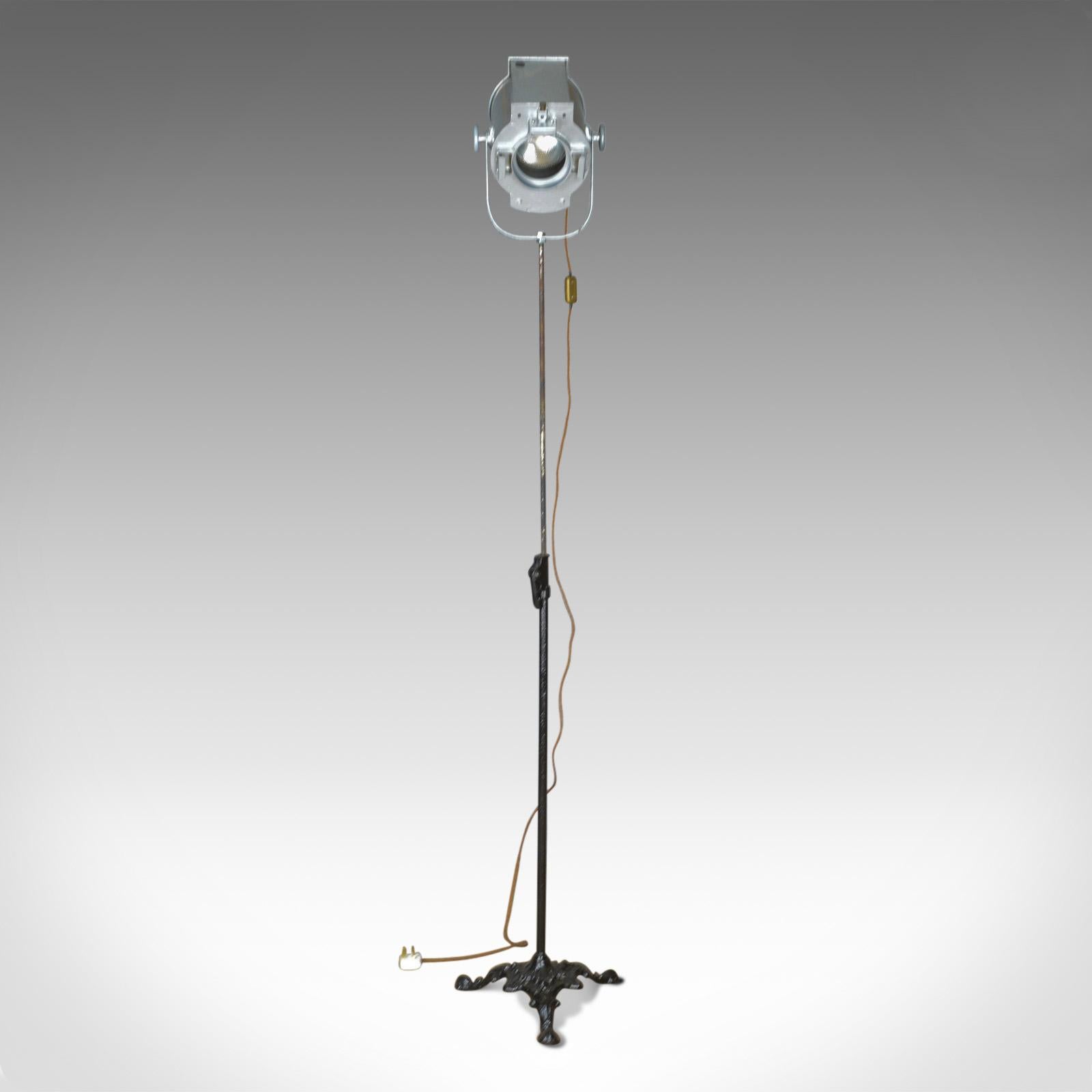 This is a vintage theatre lamp by Hewitt Universal mounted to a Victorian cast iron stand.

Fully working, PAT tested lamp 
Braided cord with in-line switch
Multi-directional with twist lock positioning
Painted Victorian stand provides a good,