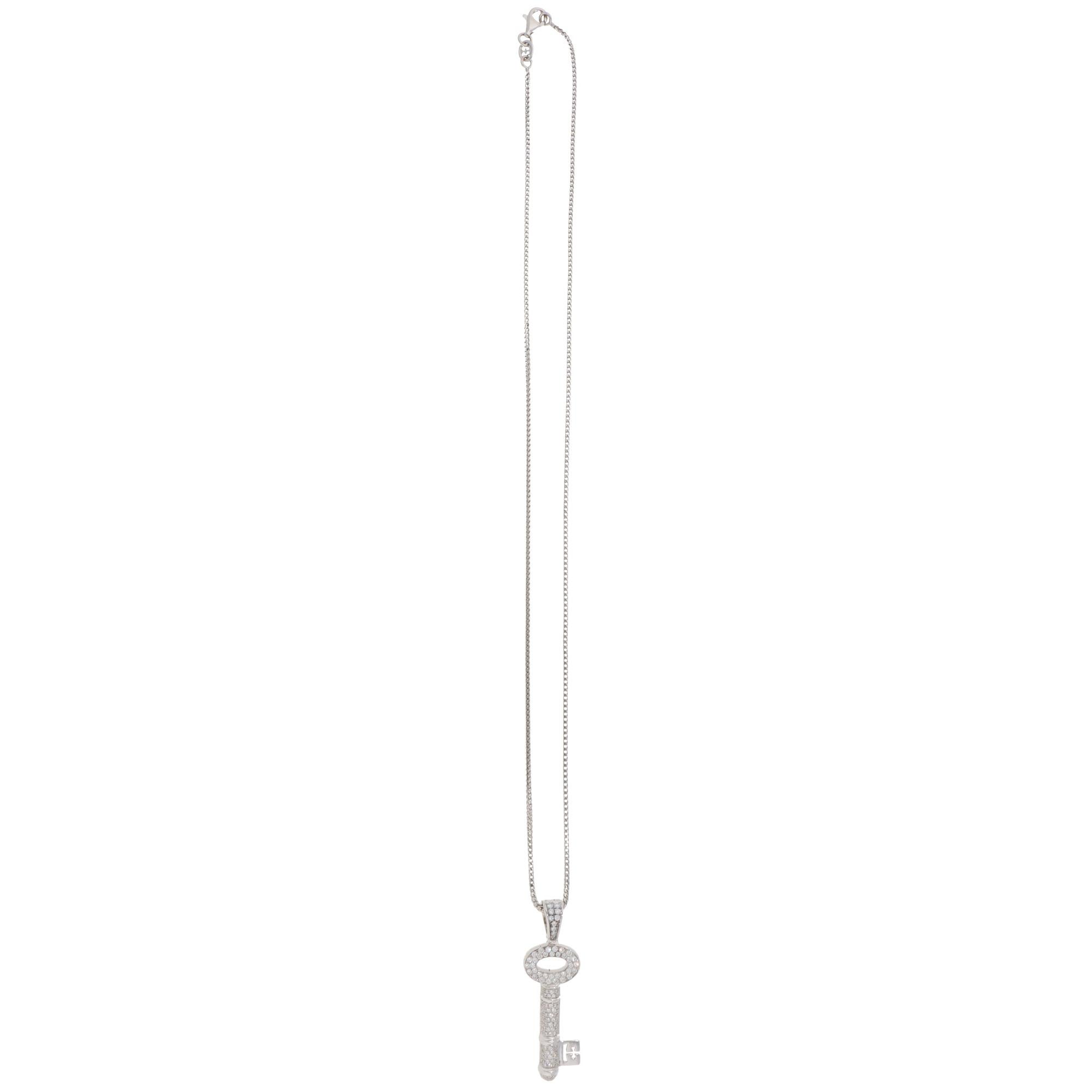 Moderno Collana vintage con chiave di diamante Theo Fennell in oro bianco in vendita