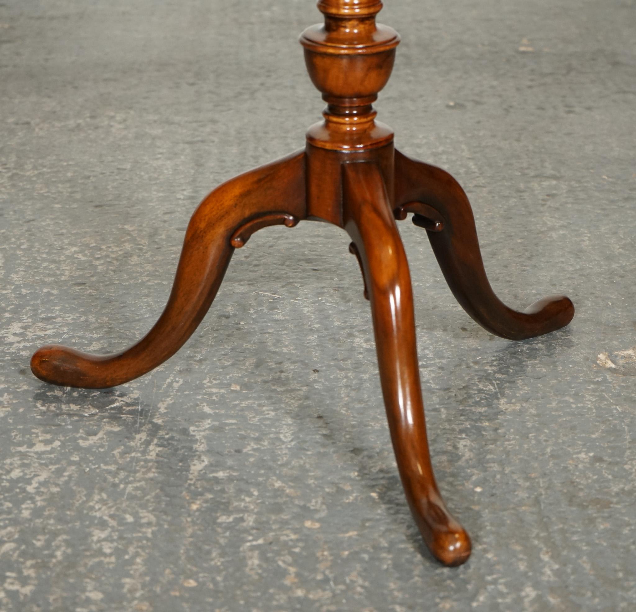 TABLE VINTAGE THEODORE ALEXANDER en cuir marron, à l'extrémité latérale et la partie supérieure Bon état - En vente à Pulborough, GB