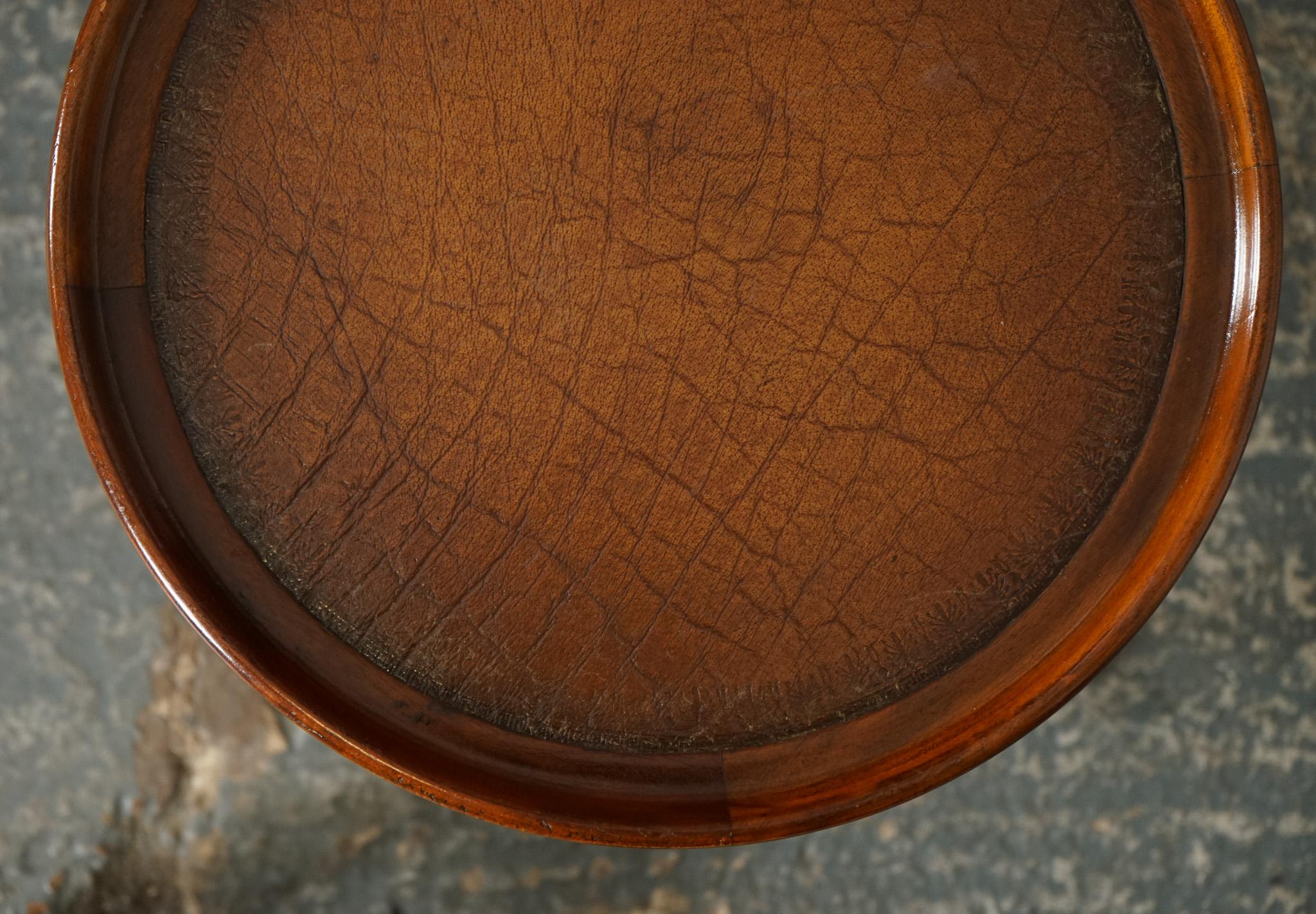 TABLE VINTAGE THEODORE ALEXANDER en cuir marron, à l'extrémité latérale et la partie supérieure en vente 1