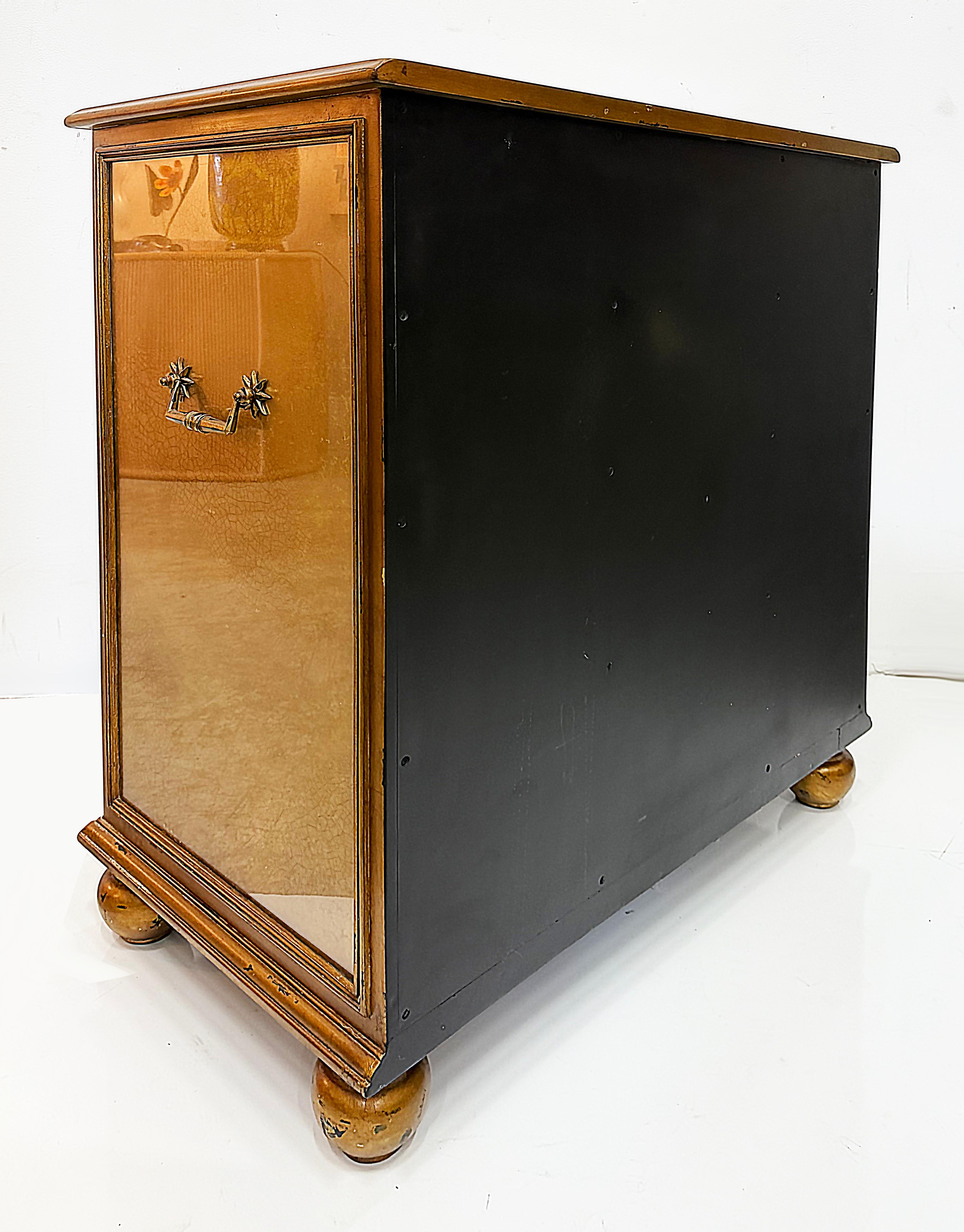 Pareja de cómodas vintage con espejo Theodore Alexander Eglomise en venta 5