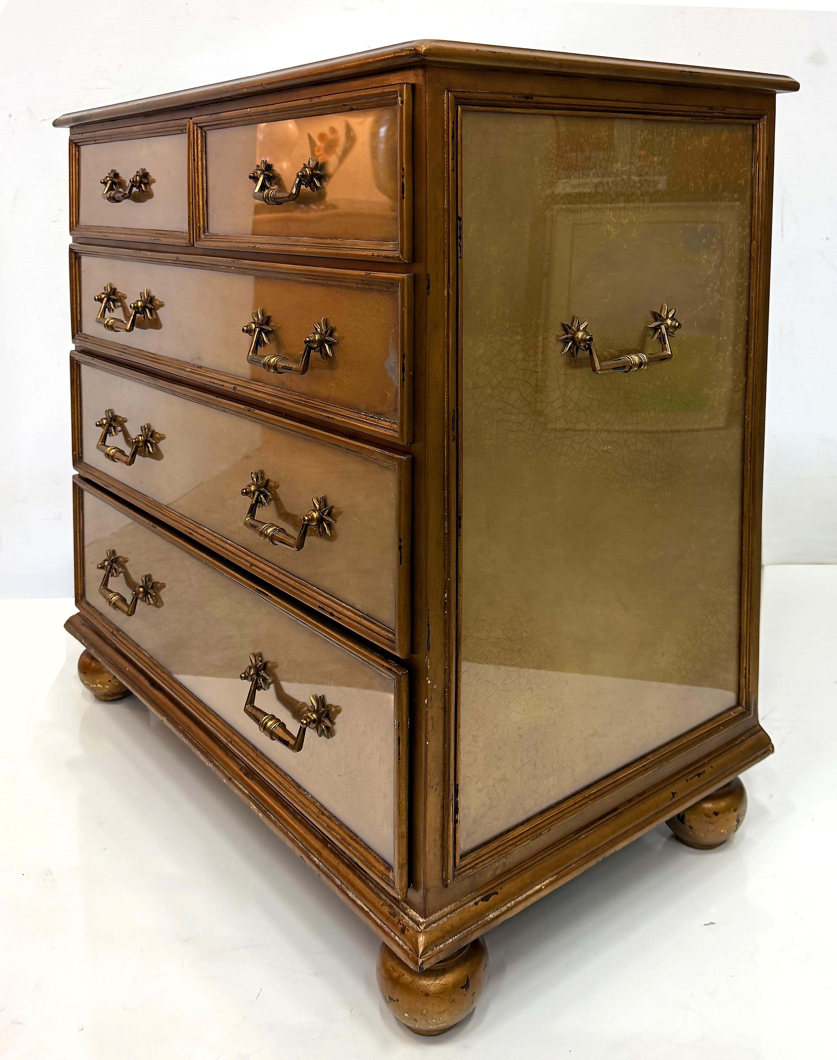 Pareja de cómodas vintage con espejo Theodore Alexander Eglomise en Bueno estado para la venta en Miami, FL