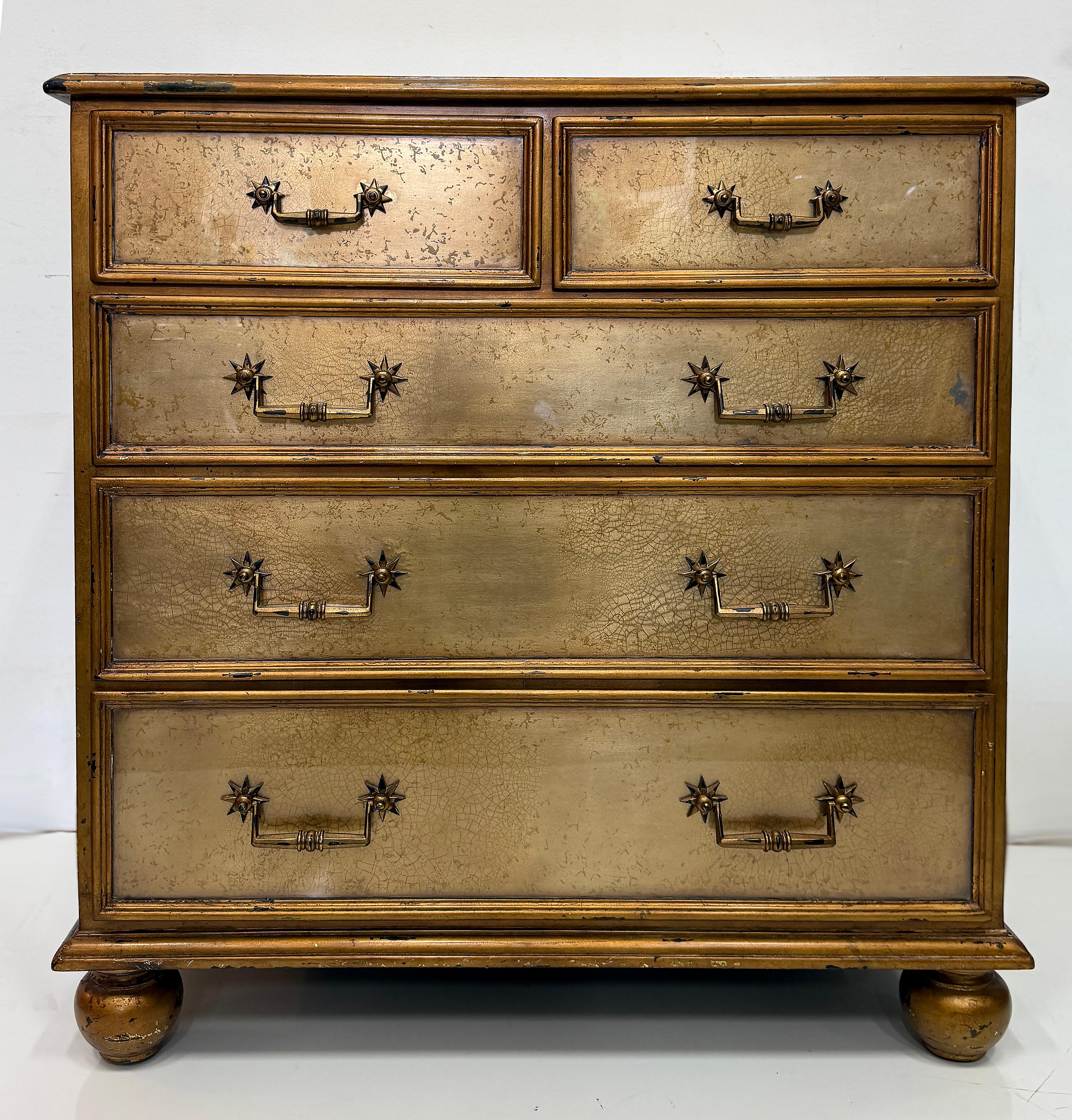 Pareja de cómodas vintage con espejo Theodore Alexander Eglomise Siglo XXI y contemporáneo en venta