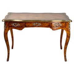 Escritorio vintage estilo Luis XVI Theodore Alexander de la colección Althorp