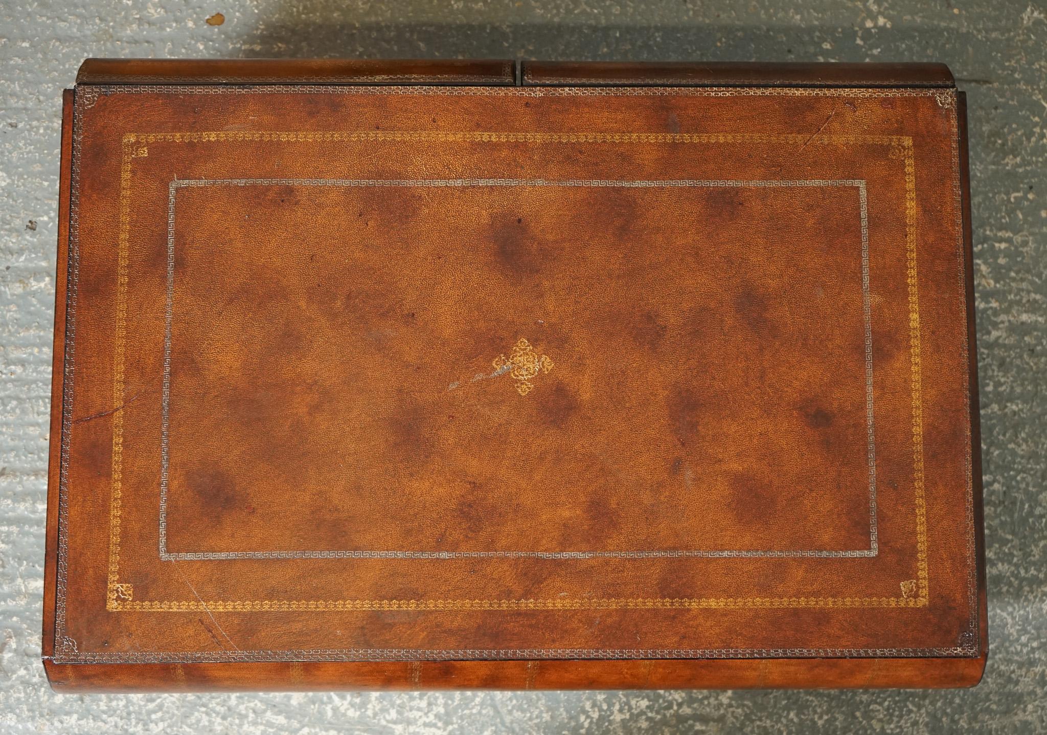 VINTAGE THEODORE ALEXANDER SCHOLARS STACK LiBRARY BOOKCASES COFFEE TABLE DRAWER en vente 5