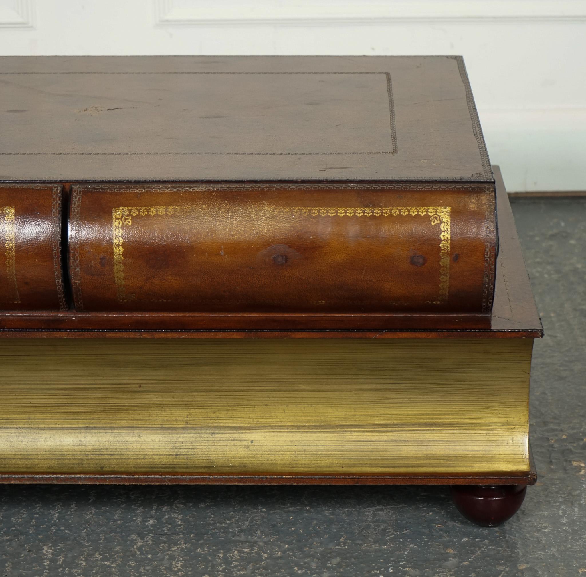 20ième siècle VINTAGE THEODORE ALEXANDER SCHOLARS STACK LiBRARY BOOKCASES COFFEE TABLE DRAWER en vente