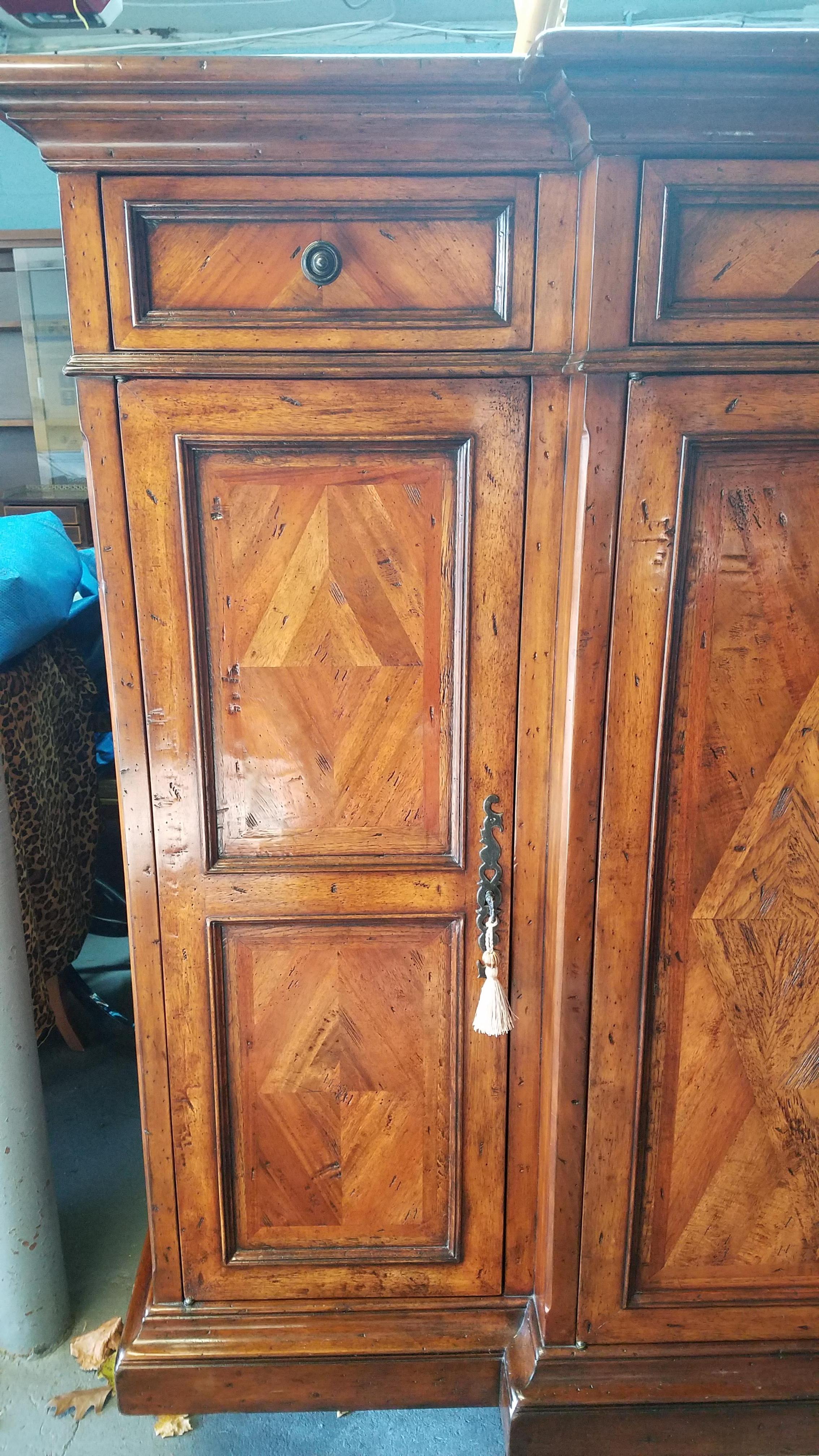 Vintage Theodore Alexander Sideboard In Good Condition For Sale In Livingston, NJ