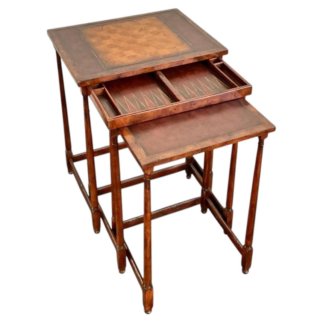Tavolini impilabili vintage in legno Theodore Alexander con tabelloni da gioco in vendita