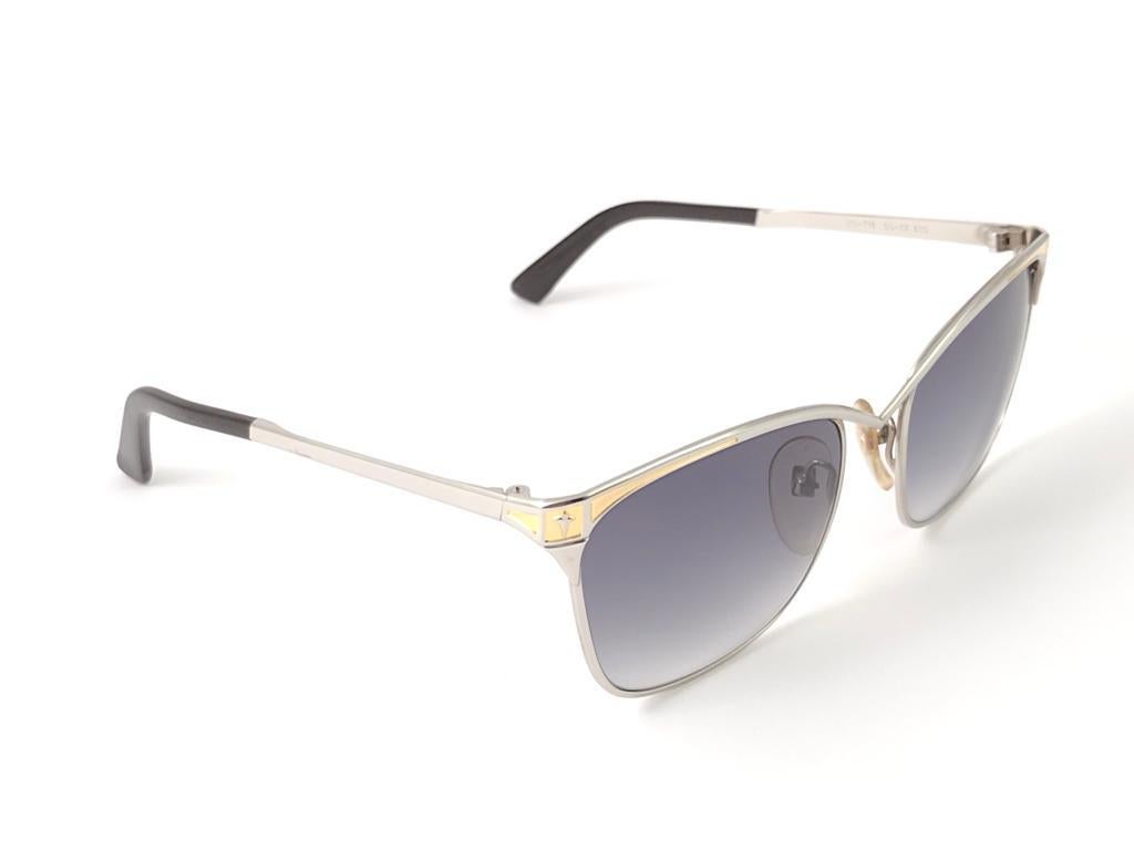 Women's or Men's Vintage Thierry Mugler 25 711  Medium Size 1980's Paris Sunglasses For Sale