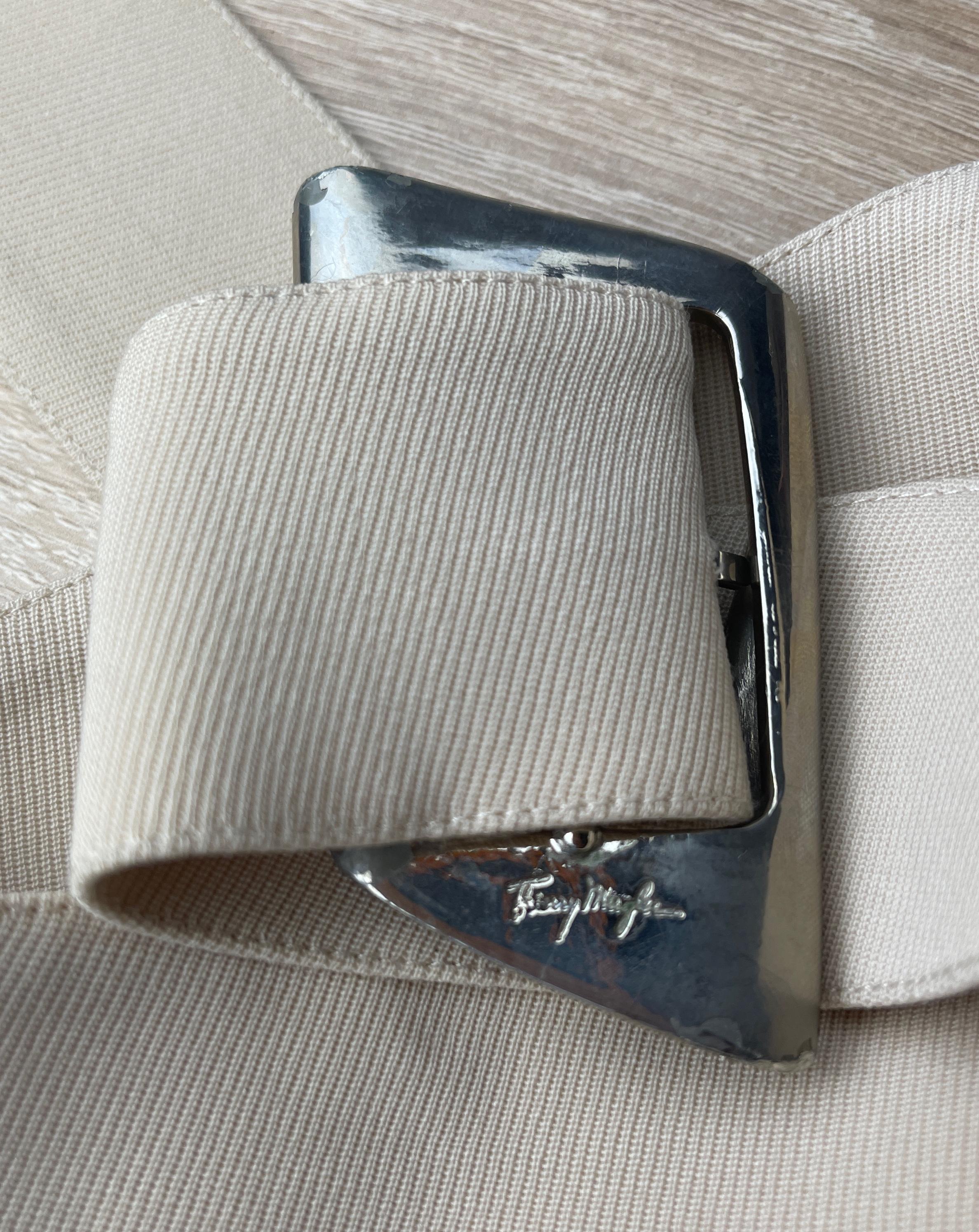 Vintage Thierry Mugler Chaqueta con cinturón Bolsillos de lana beige Cremallera Herrajes metálicos 2