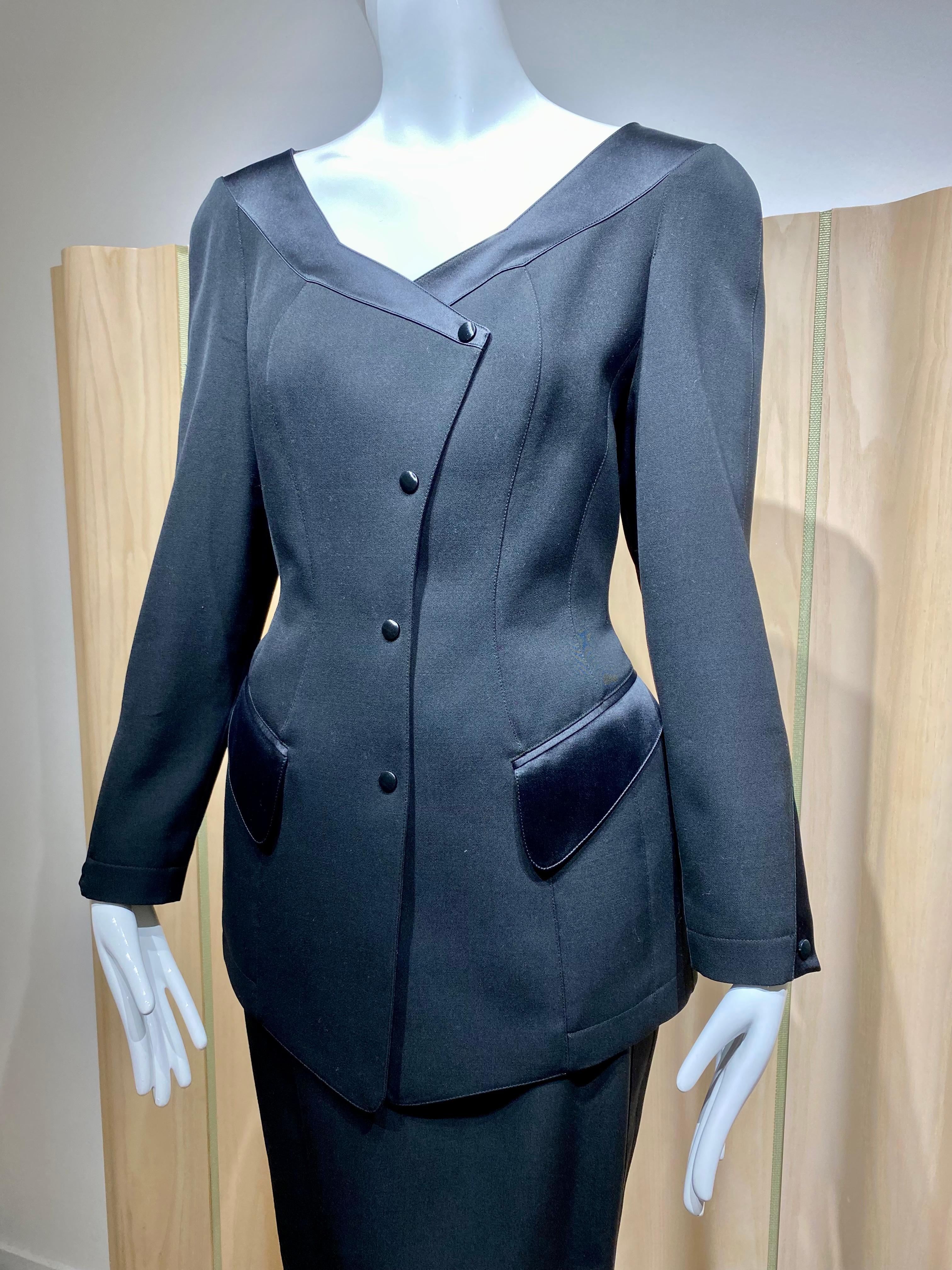 Vintage Thierry Mugler  Tailleur veste péplum ajusté noir Bon état - En vente à Beverly Hills, CA