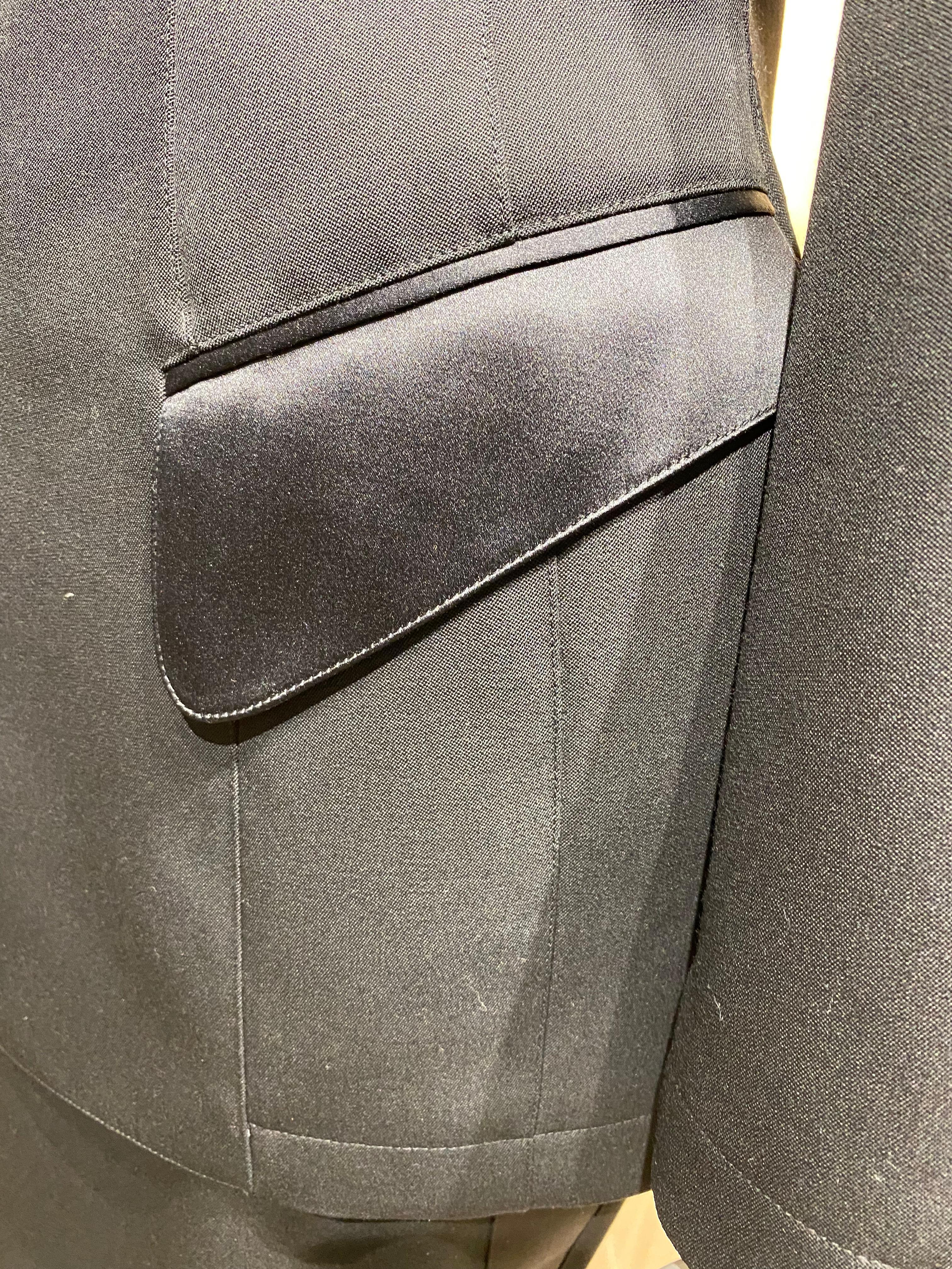 Vintage Thierry Mugler  Tailleur veste péplum ajusté noir en vente 2