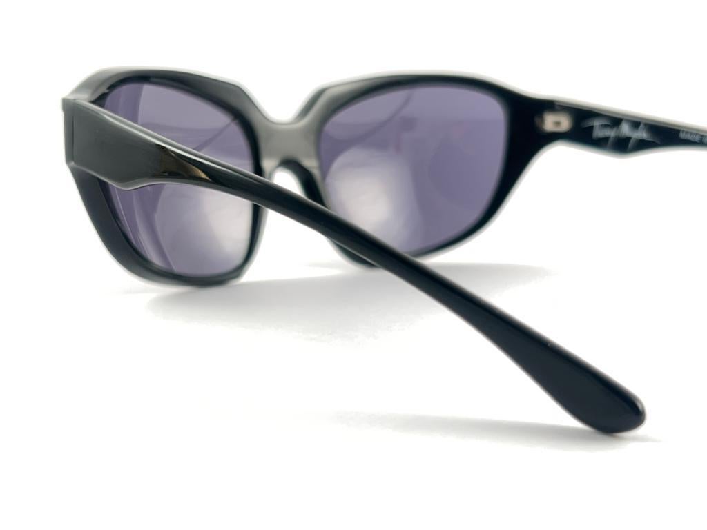 Vintage Thierry Mugler Black & White Bug Eye Medium Size 1980's Paris Sunglasses For Sale 1