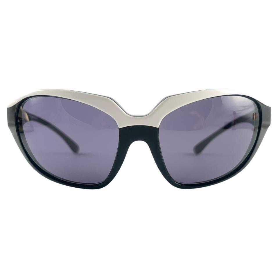 Vintage Thierry Mugler Black & White Bug Eye Medium Size 1980's Paris Sunglasses For Sale