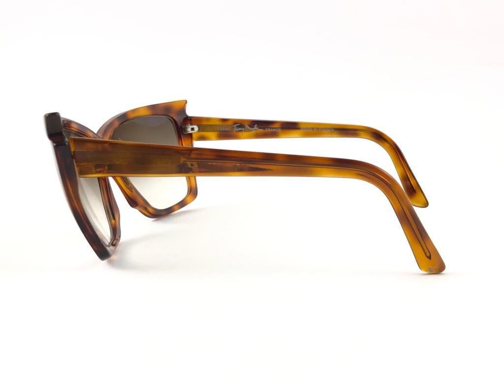 Vintage Thierry Mugler Clichy Tortoise Cat Eye Medium 1980's Paris Sunglasses For Sale 2