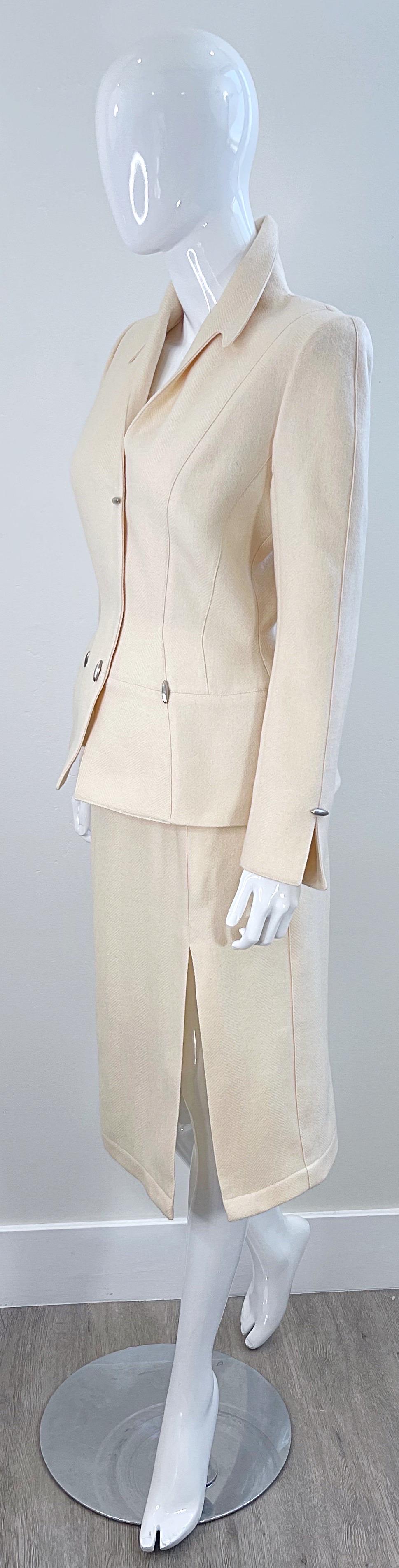 Vintage Thierry Mugler F/W 1989 Ivory Size 4 / 6 Wool Silver Bullet Skirt Suit  For Sale 10