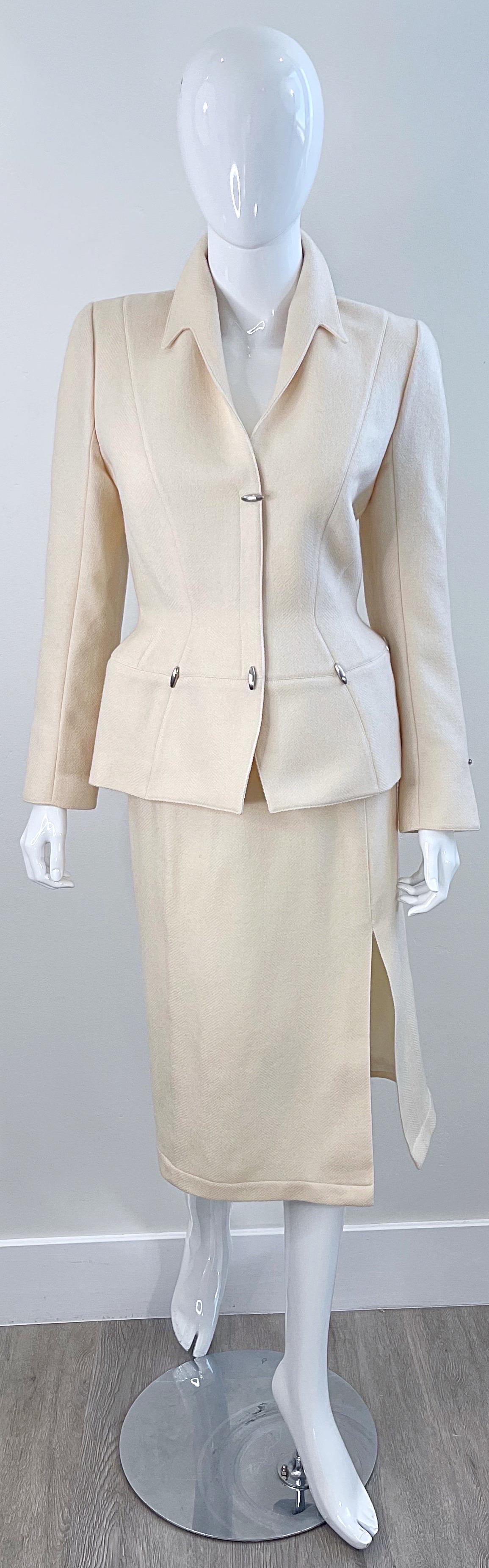 Vintage Thierry Mugler F/W 1989 Ivory Size 4 / 6 Wool Silver Bullet Skirt Suit  For Sale 12