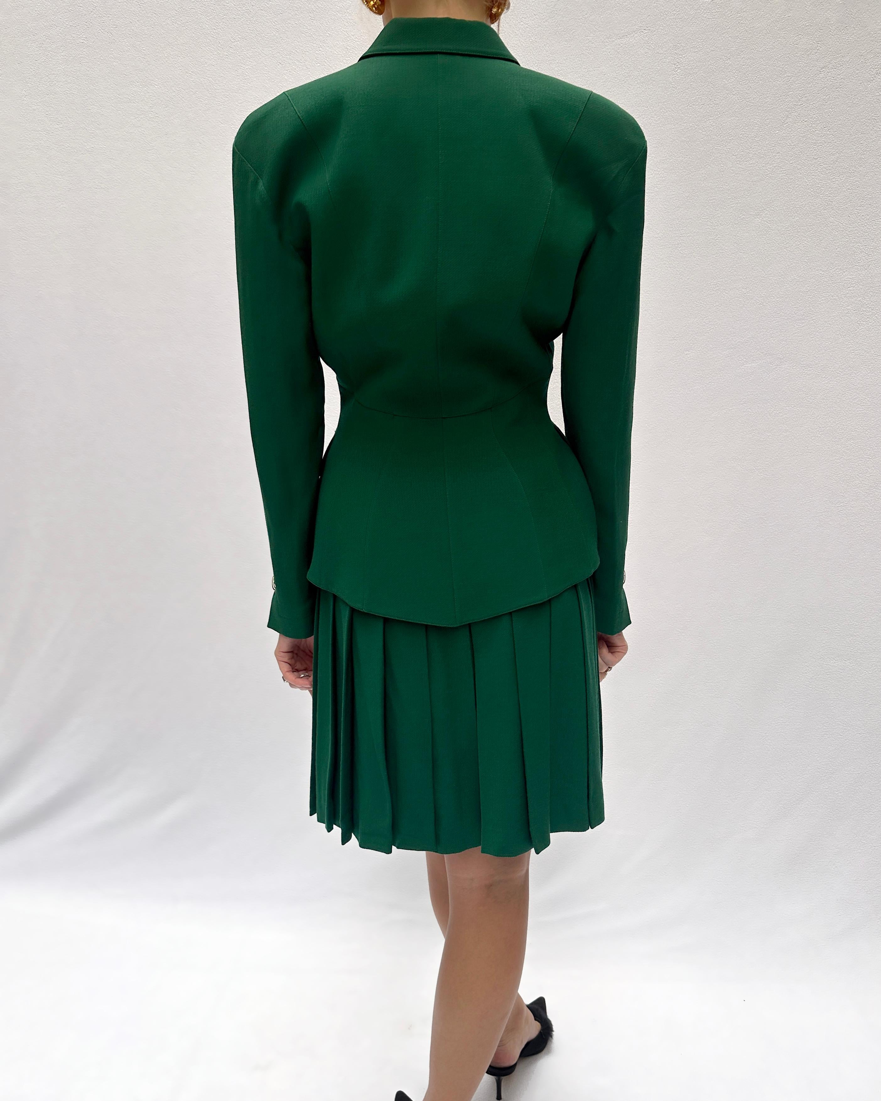 Vintage Thierry Mugler Fall 1992 Emerald Jacket + Pleated Skirt Suit For Sale 10