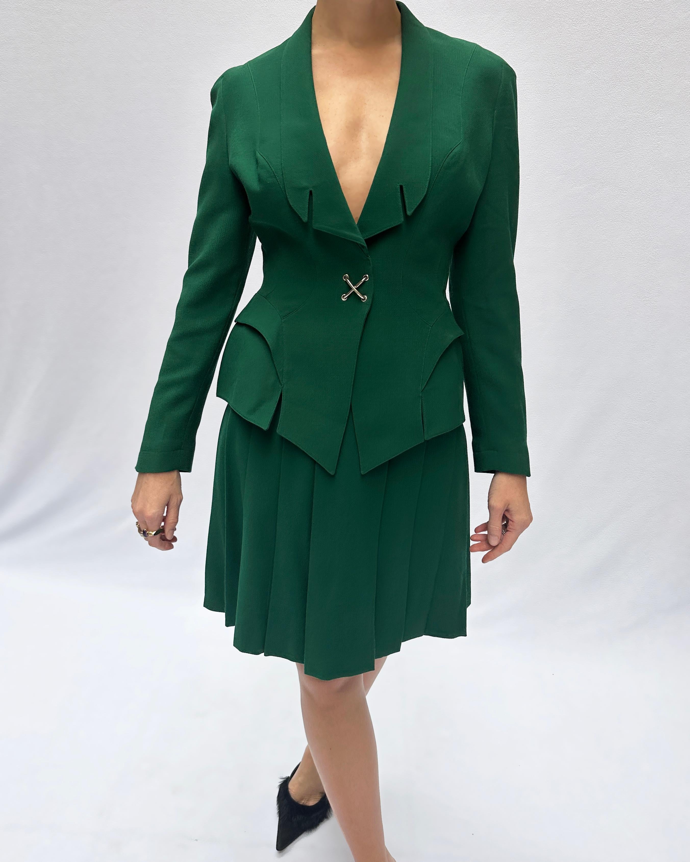 Women's Vintage Thierry Mugler Fall 1992 Emerald Jacket + Pleated Skirt Suit For Sale