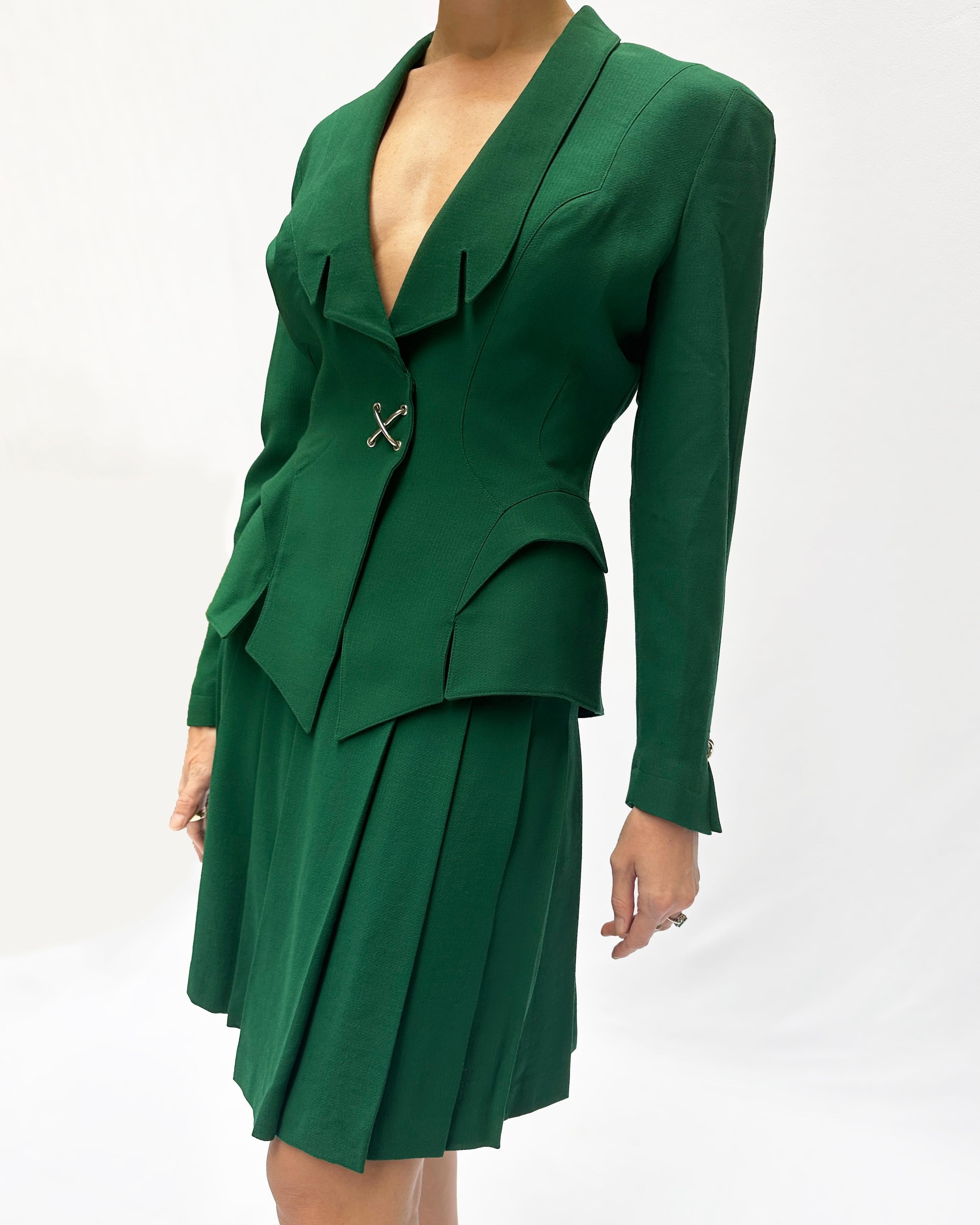 Vintage Thierry Mugler Fall 1992 Emerald Jacket + Pleated Skirt Suit For Sale 5