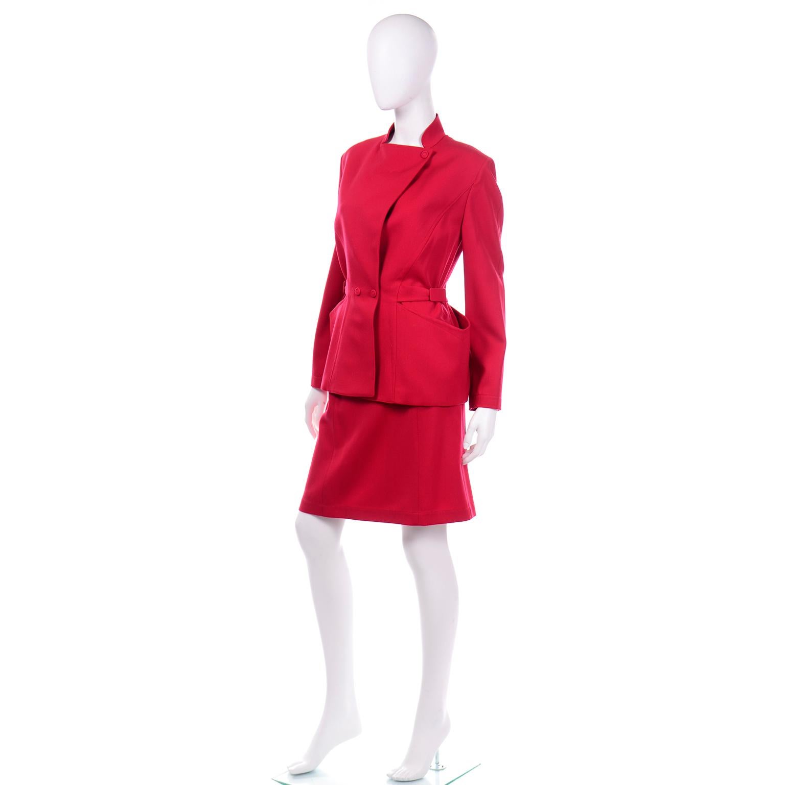 Tailleur jupe et veste en laine rouge cerise vintage Thierry Mugler Paris Pour femmes en vente