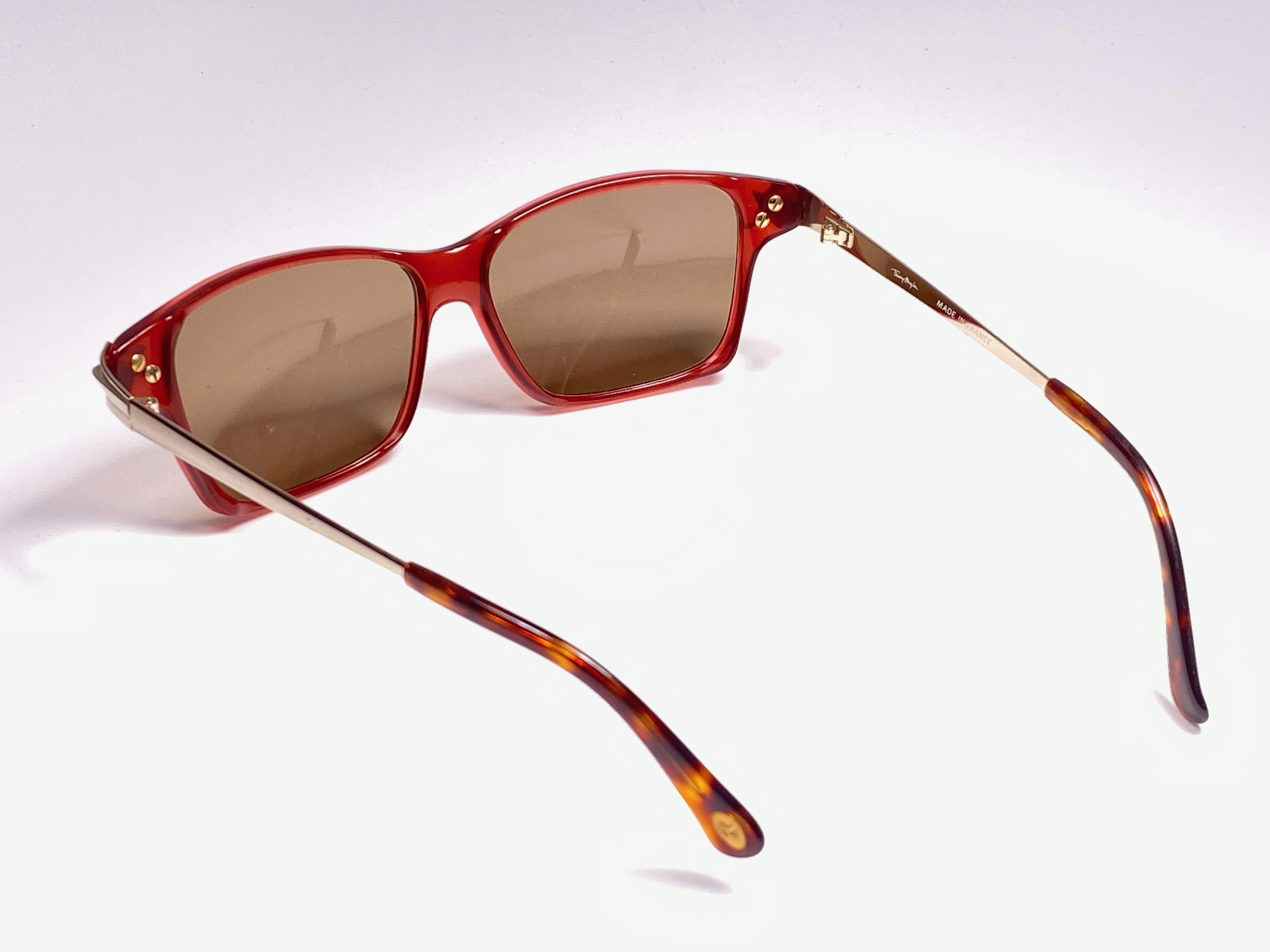 Women's or Men's Vintage Thierry Mugler Red Gold Lenses Medium Size 1980's Paris Sunglasses For Sale