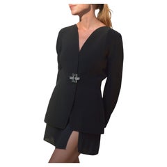 Chaqueta vintage Thierry Mugler Primavera 2000 con detalle de hebilla de lucita