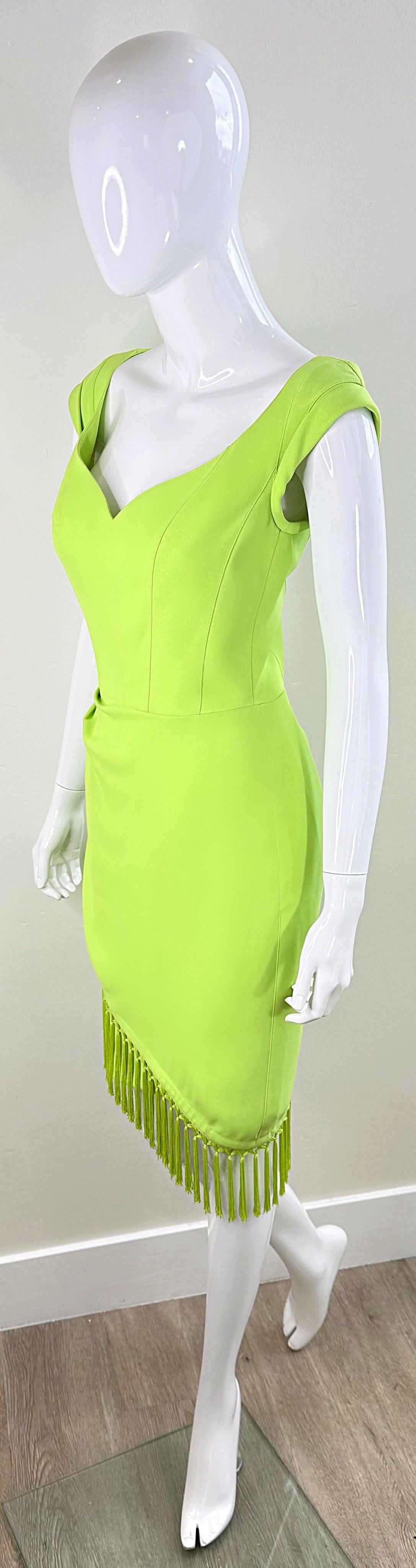 Vintage Thierry Mugler Spring/Summer 1997 Neon Green Fringe Rayon Dress 90s en vente 10