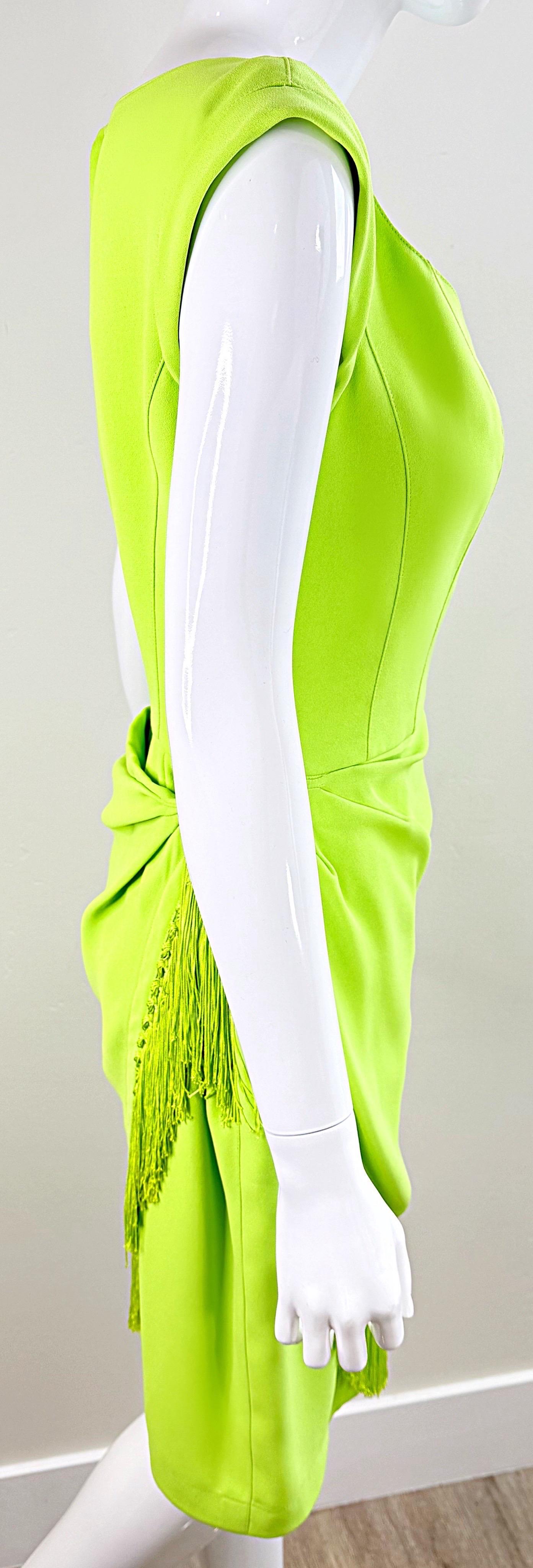 Vintage Thierry Mugler Spring/Summer 1997 Neon Green Fringe Rayon Dress 90s en vente 3