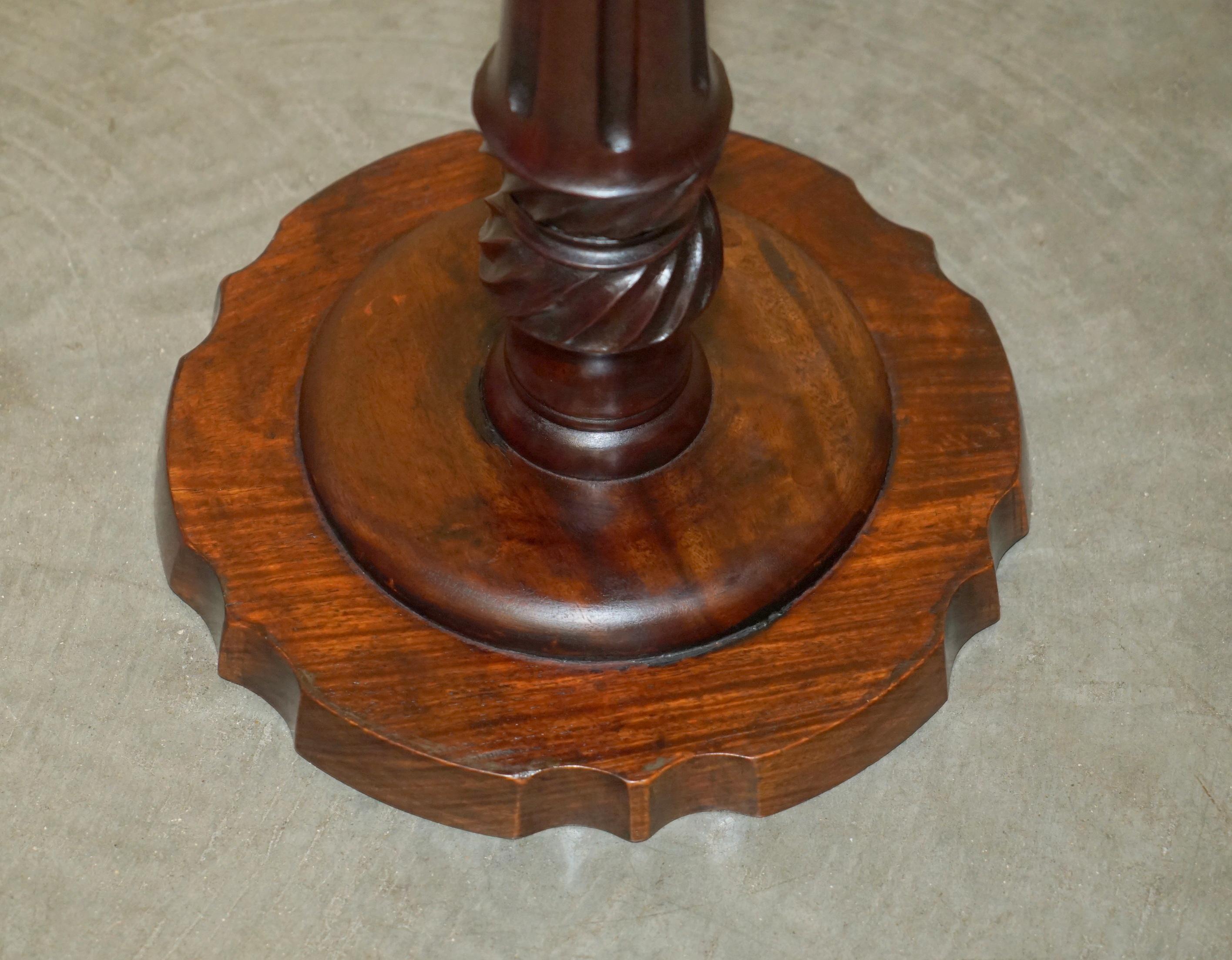 VINTAGE THOMAS CHIPPENDALE STYLE PiE CRUST EDGE KETTLE STAND TRIPOD SIDE TABLE For Sale 11
