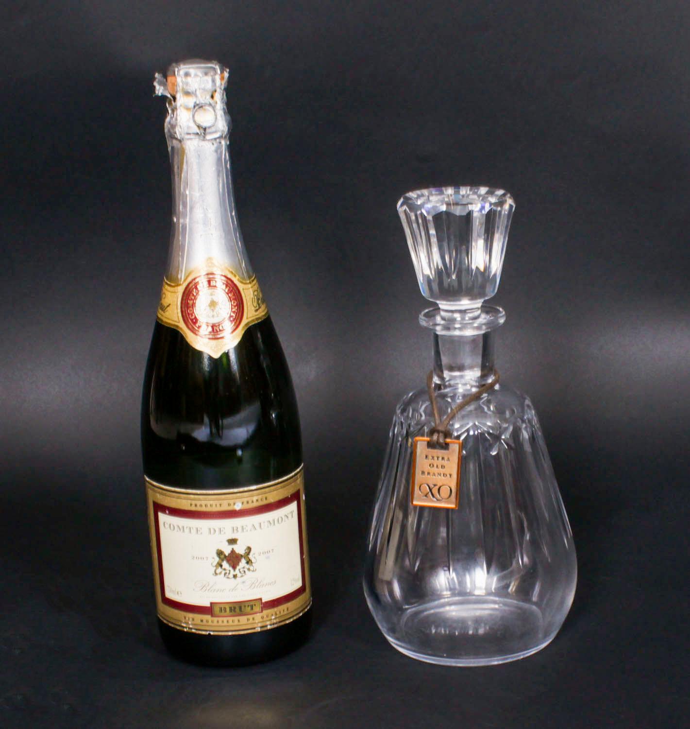Decanter di cristallo Thomas Hine Cognac vintage di Baccarat della metà del XX secolo in vendita 9